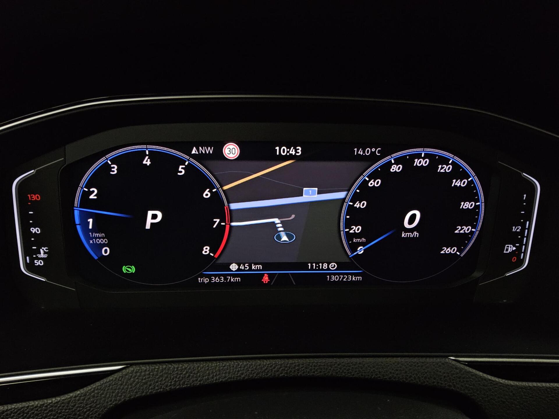 Volkswagen Passat Var. 1.5 TSI Business Nav LED AID RFK AHK 8