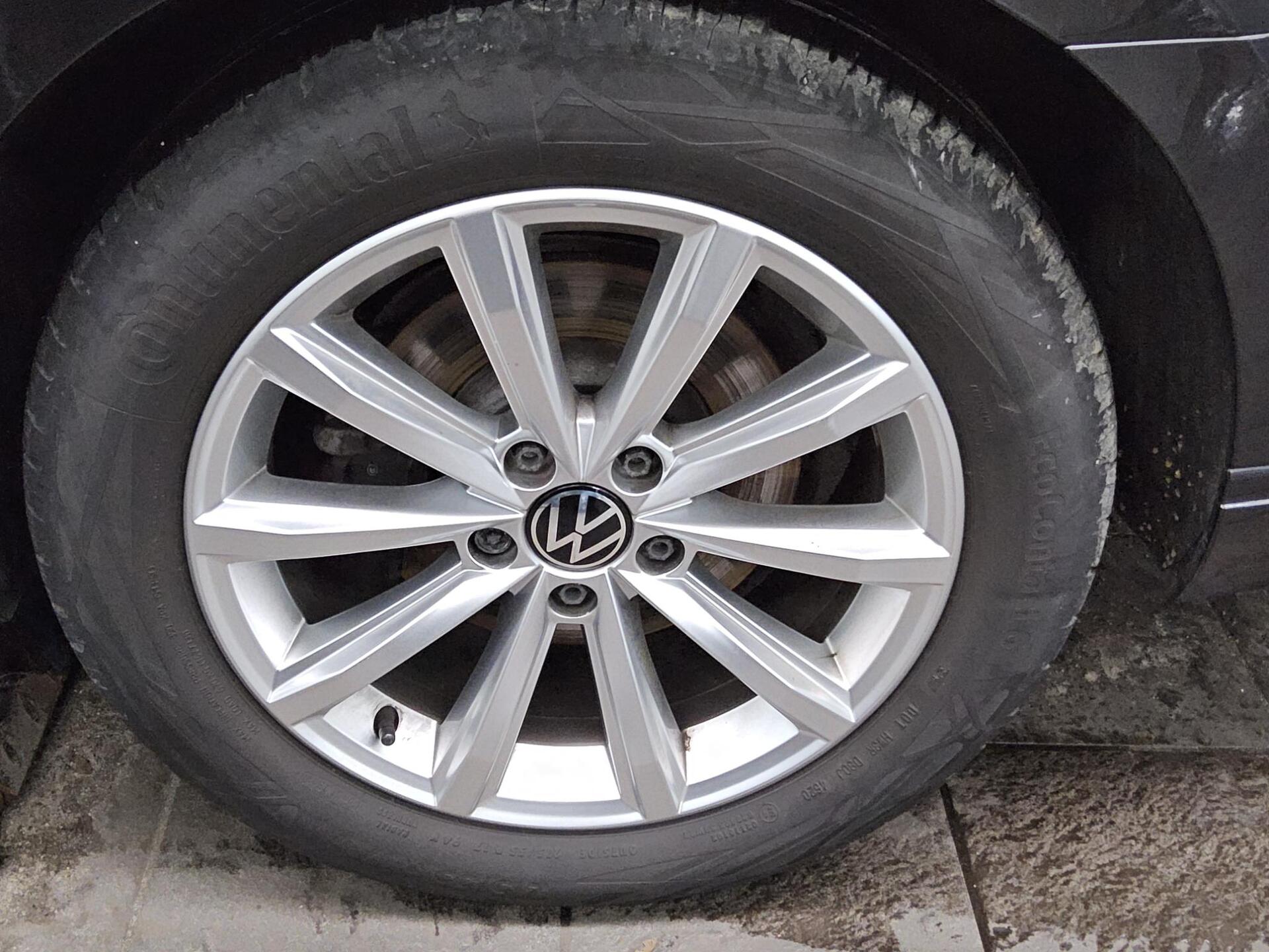 Volkswagen Passat Var. 1.5 TSI Business Nav LED AID RFK AHK 11