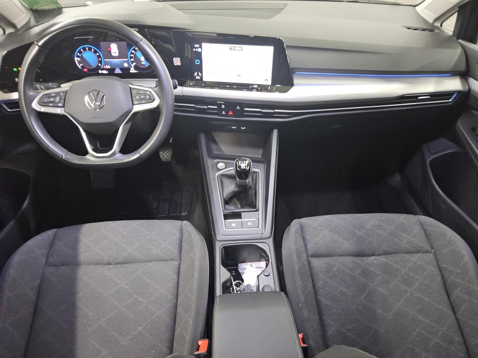 Volkswagen Golf-8 Var. 1.5 TSI Life Navi LED AID  PDC SHZ 5