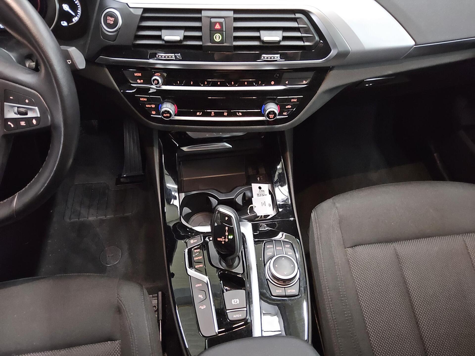 BMW X3 xDrive30e Advantage Navi PDC LED Panorama 6