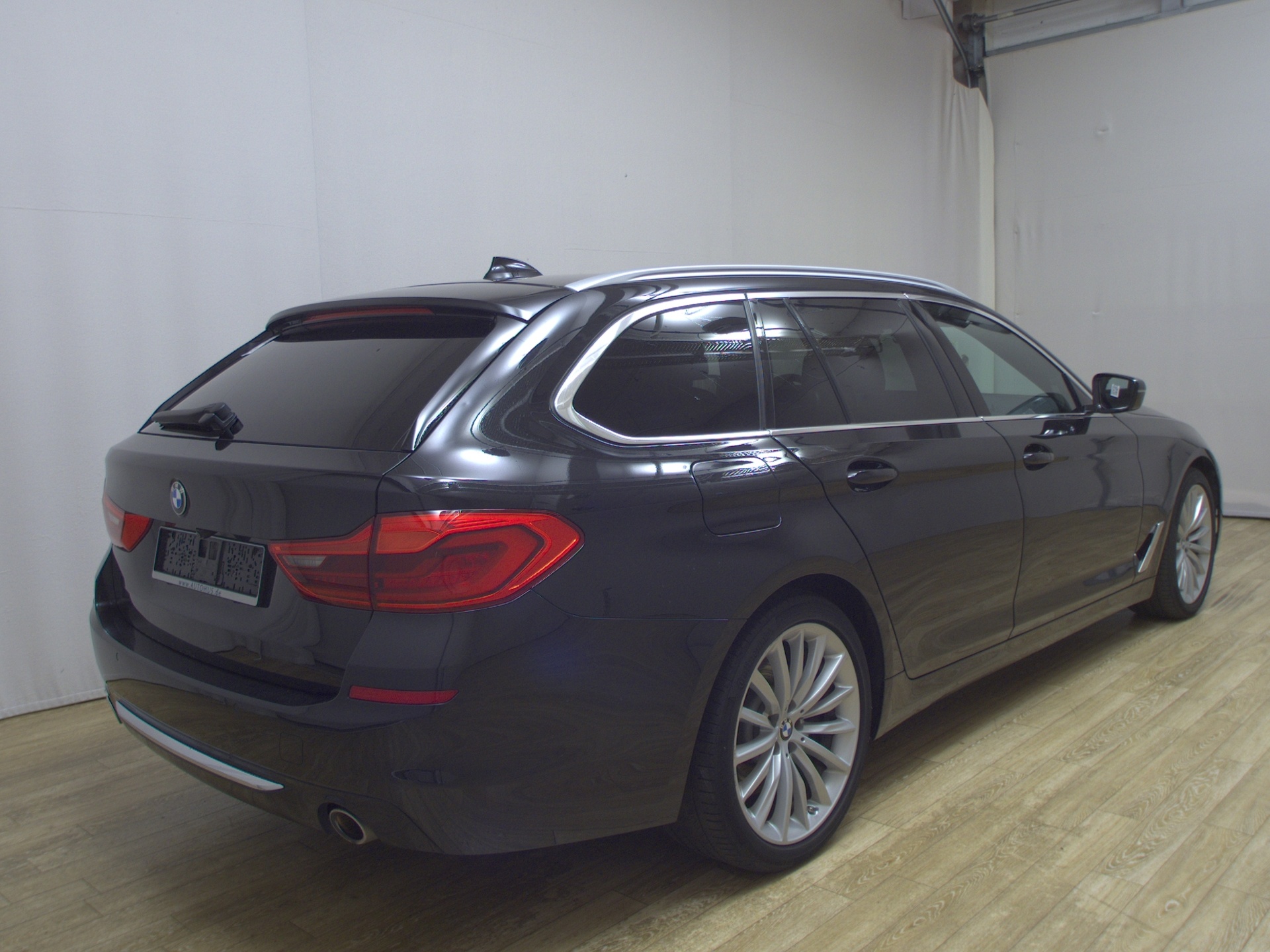 BMW 530dA Touring Luxury-Line Navi LED Pano H-K RFK 4