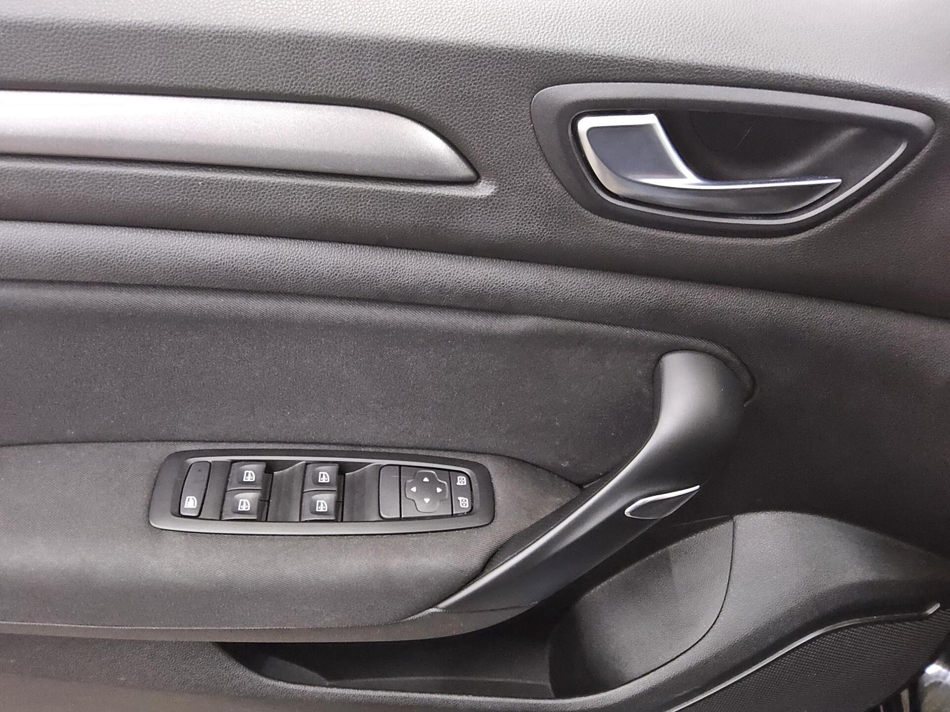 Renault Megane Grandtour 1.5 AHK LED PDC Shz Tempomat 9