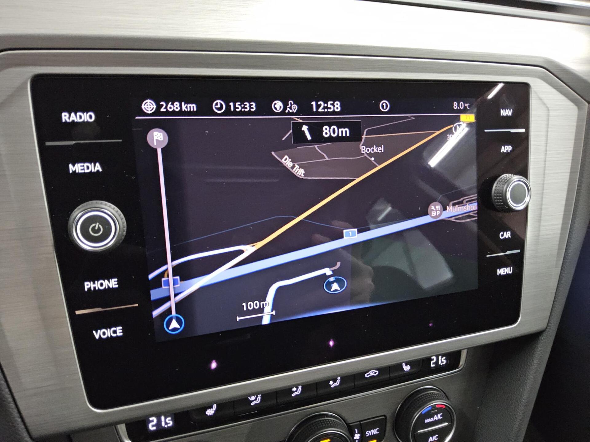 Volkswagen Passat 1.5 TSI Navi LED RFK SHZ ACC 7