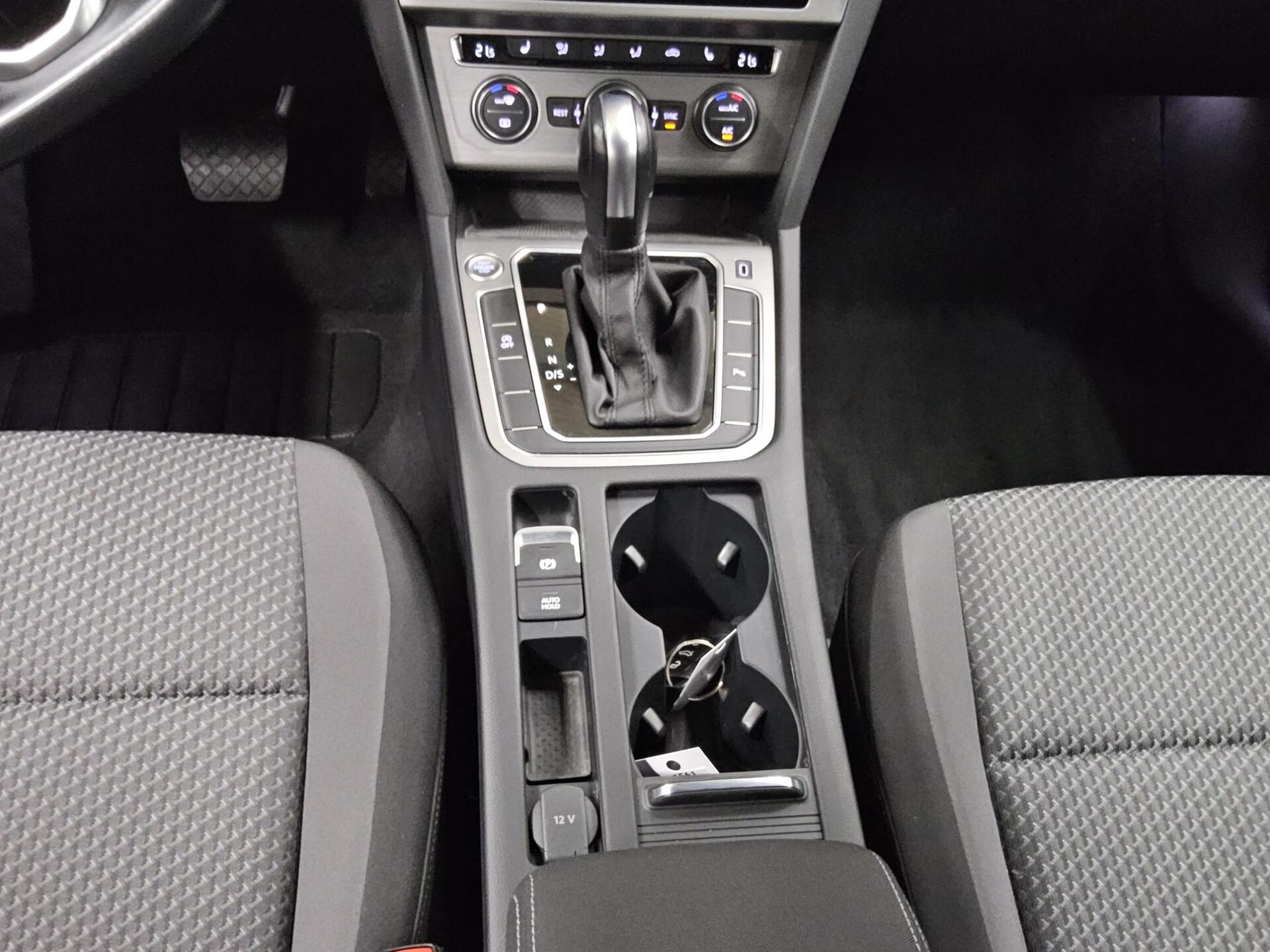 Volkswagen Passat 1.5 TSI Navi LED RFK SHZ ACC 6