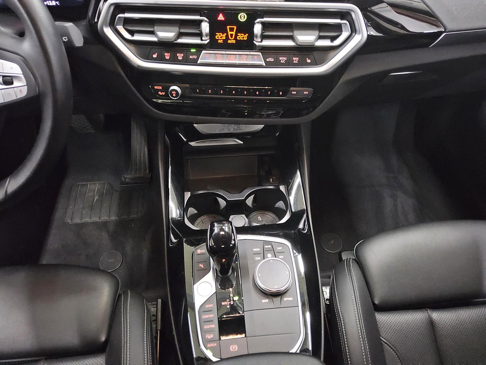 BMW X3 xDrive20d X-Line Leder Navi LED AHK ACC RFK 6