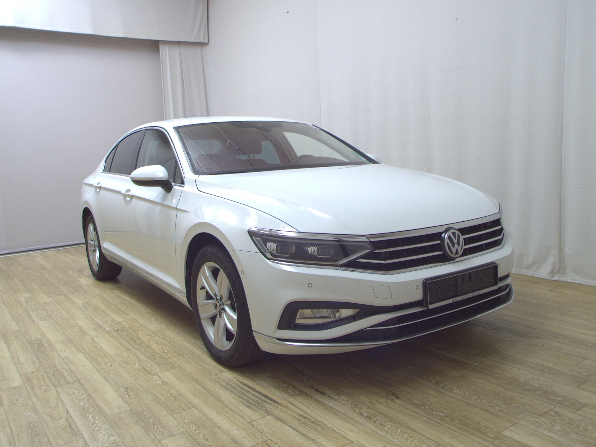 Volkswagen Passat 1.5 TSI Elegance Matrix-LED Navi Kamera 3