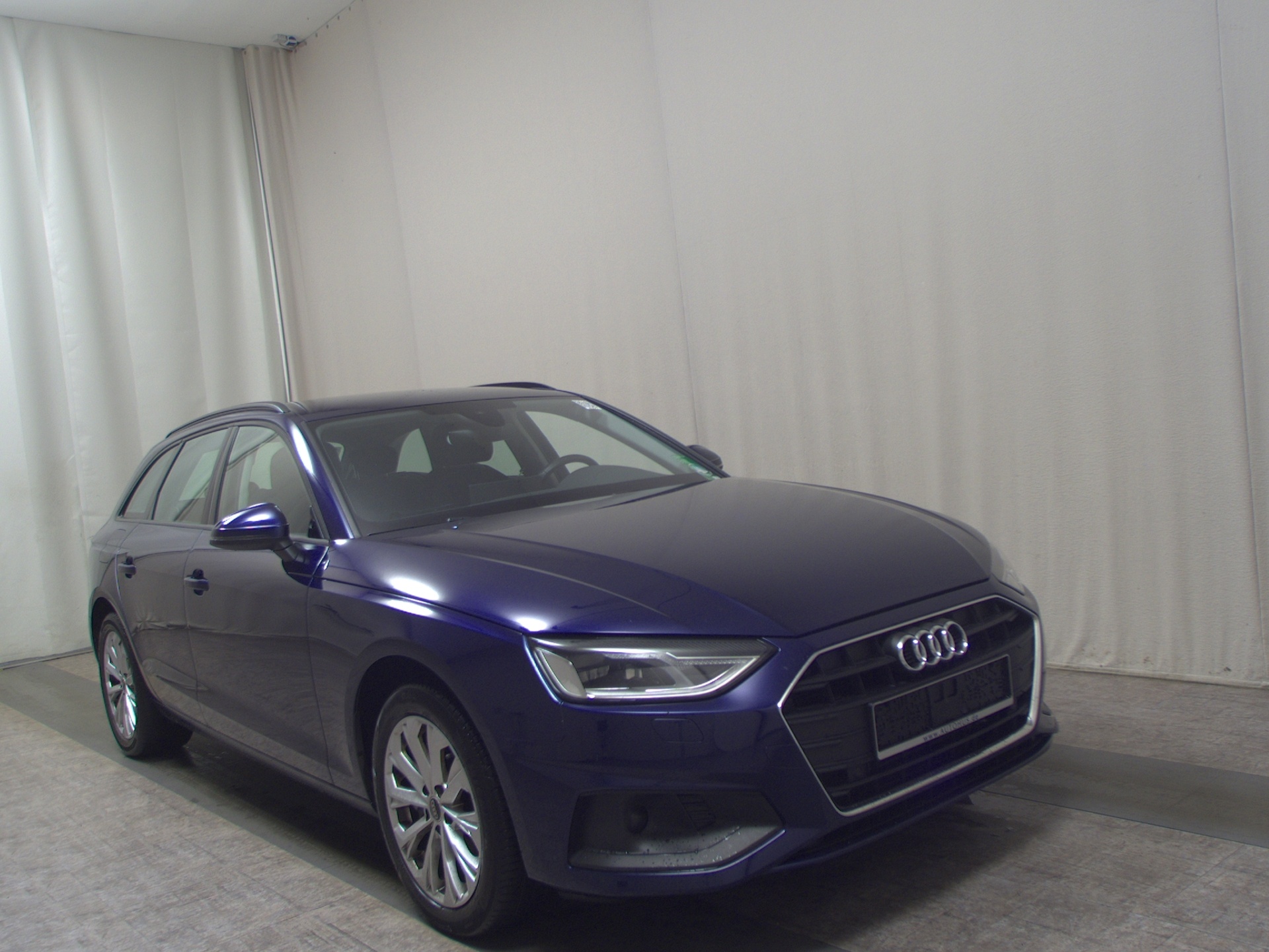 Audi A4 Avant 40 TDI Navi+ LED Massage AHK Sportsitze 3