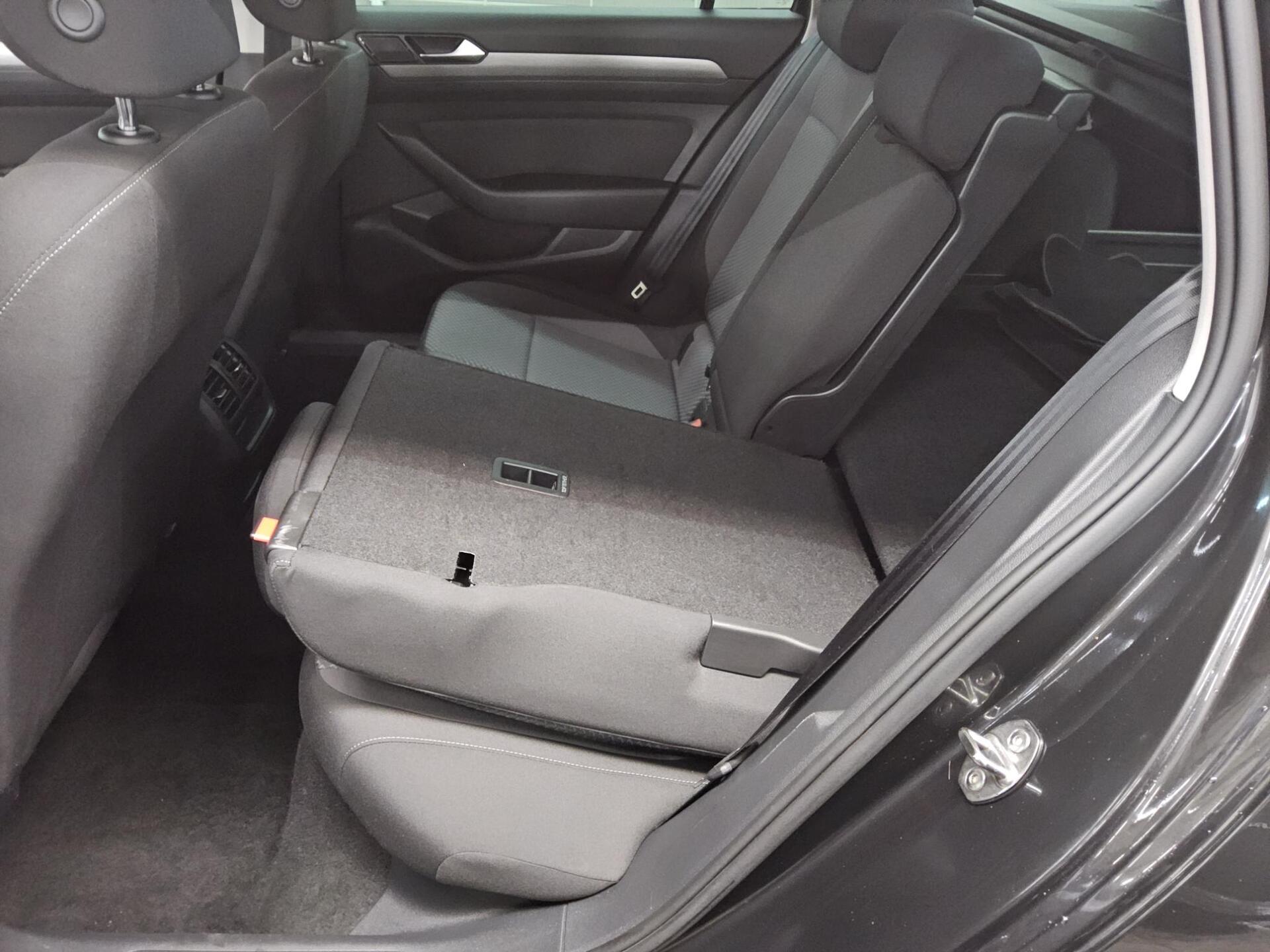 Volkswagen Passat Var. 2.0 TDI Navi LED ACC Shz Kamera 12