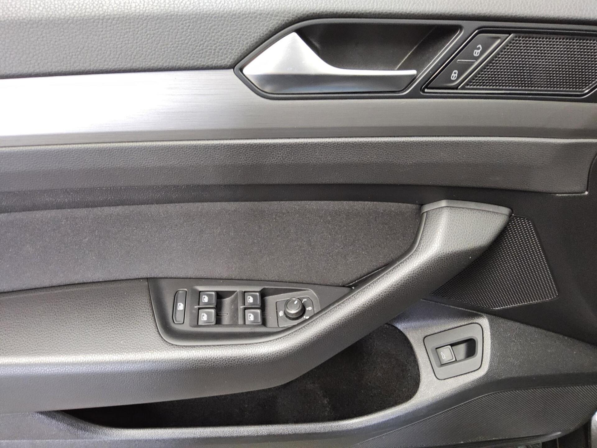 Volkswagen Passat Var. 2.0 TDI Navi LED ACC Shz Kamera 9