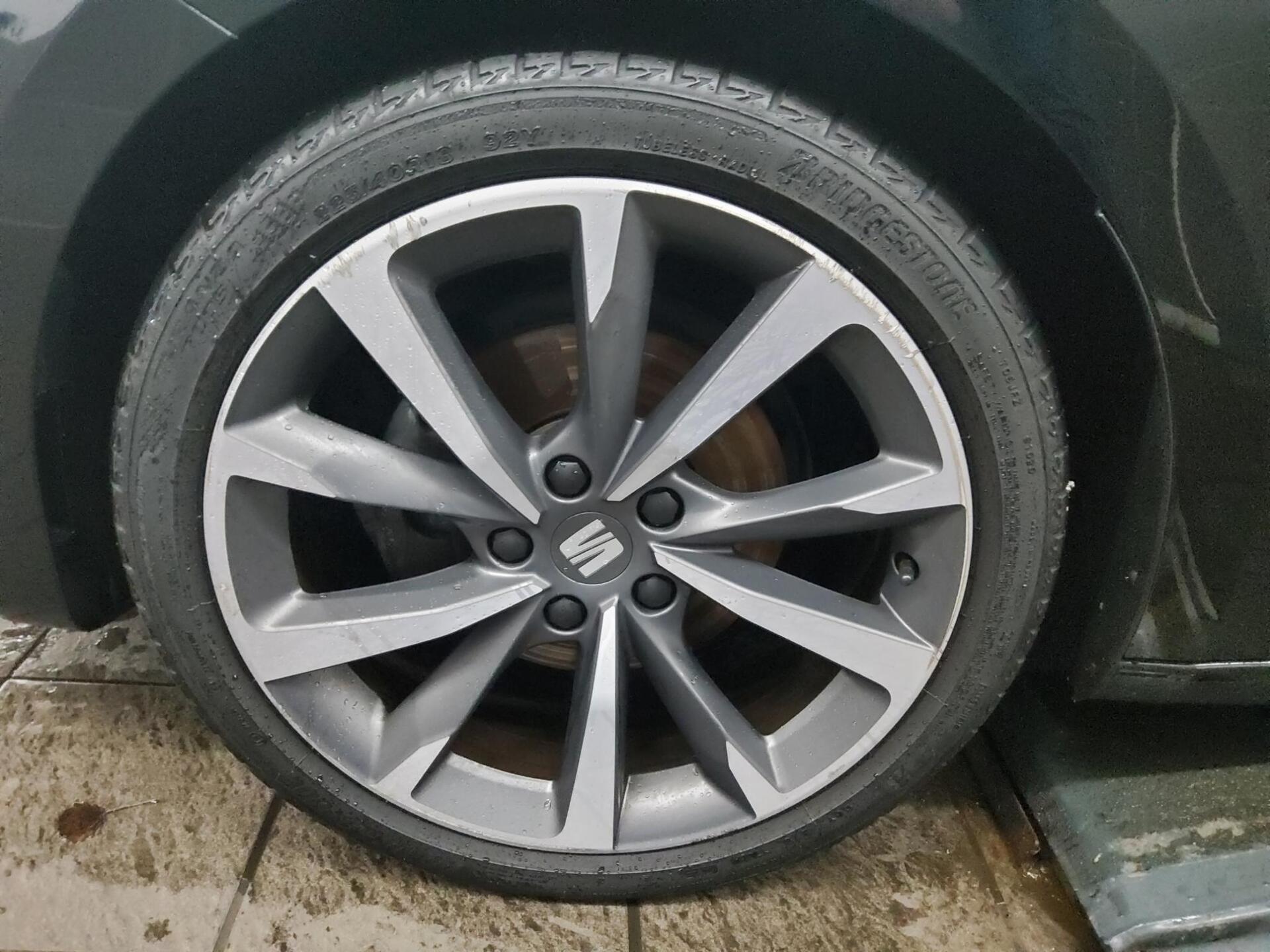 Seat Leon Sportstourer 1.5 eTSI FR AHK Navi vc RfK 11