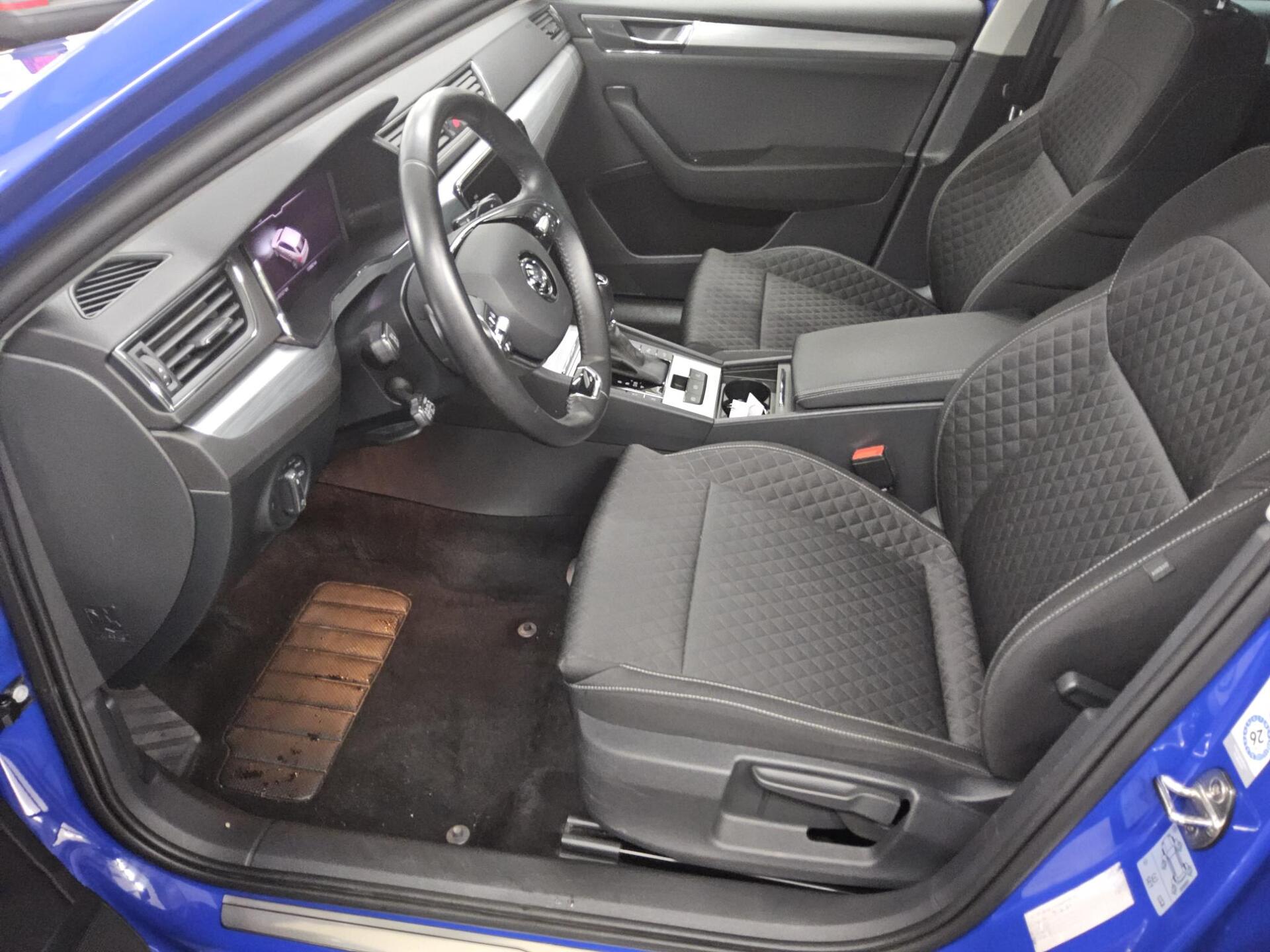 Skoda Superb Kombi 1.4 TSI iV Ambition Navi LED vc RFK 9