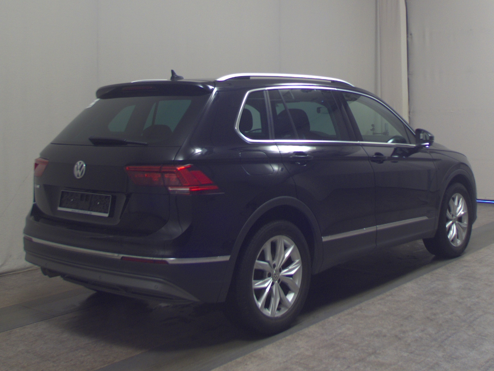 Volkswagen Tiguan 2.0 TDI Highline Navi AID LED RFK 4