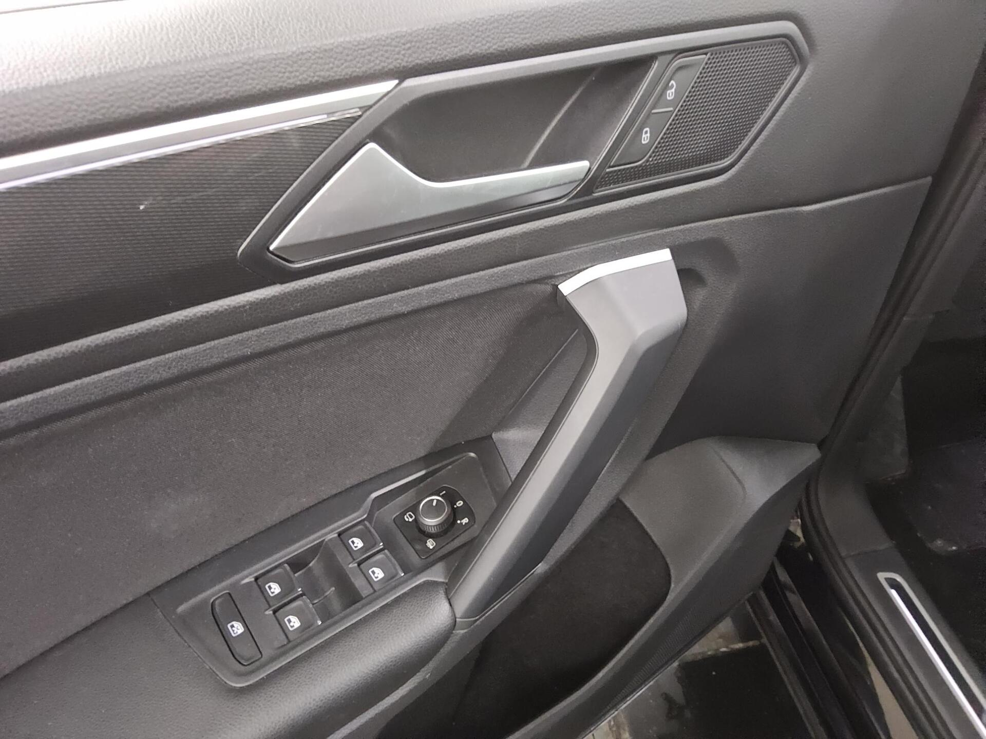 Volkswagen Tiguan 2.0 TDI Highline Navi AID LED RFK 10