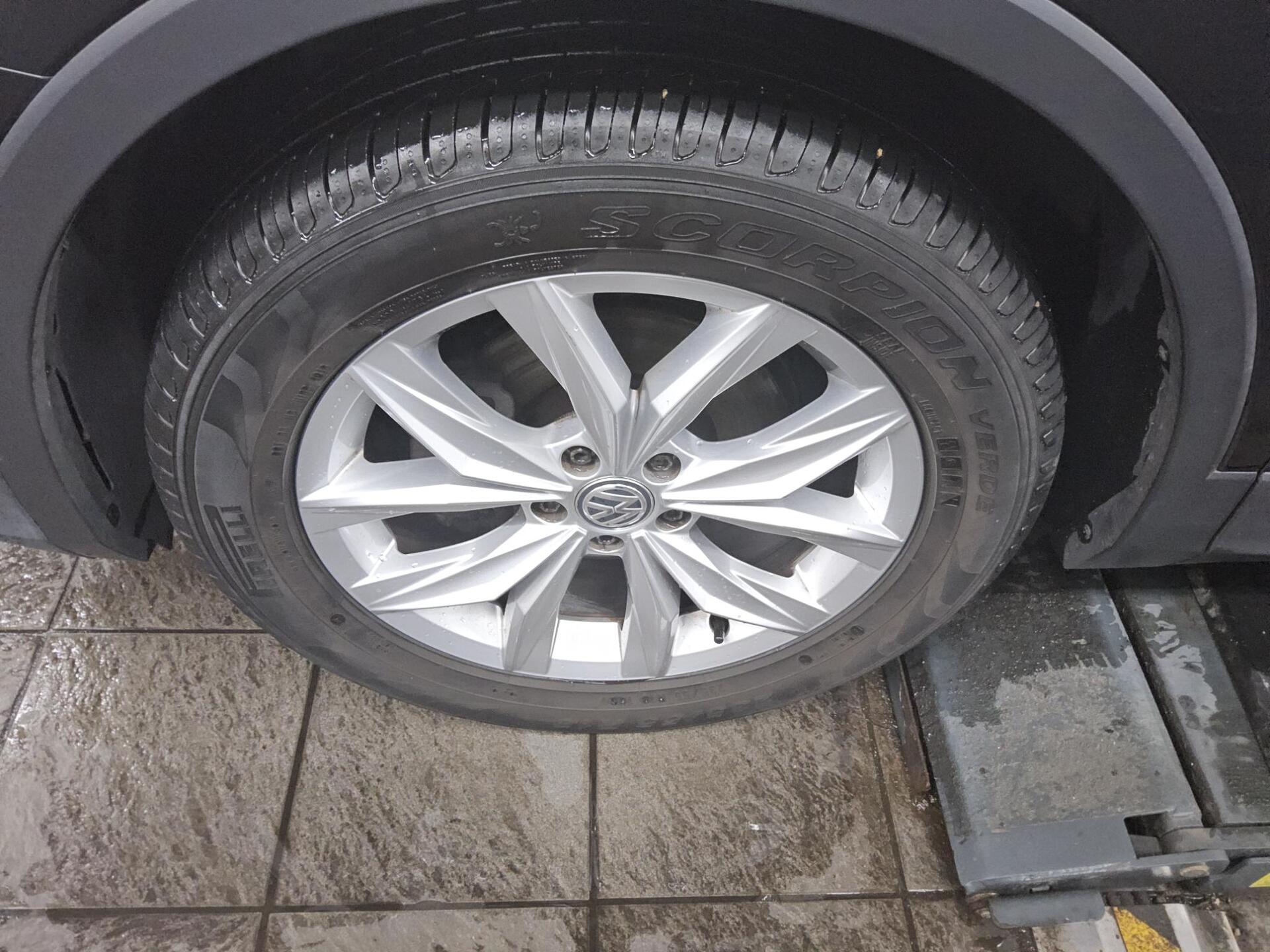 Volkswagen Tiguan 2.0 TDI Highline Navi AID LED RFK 11