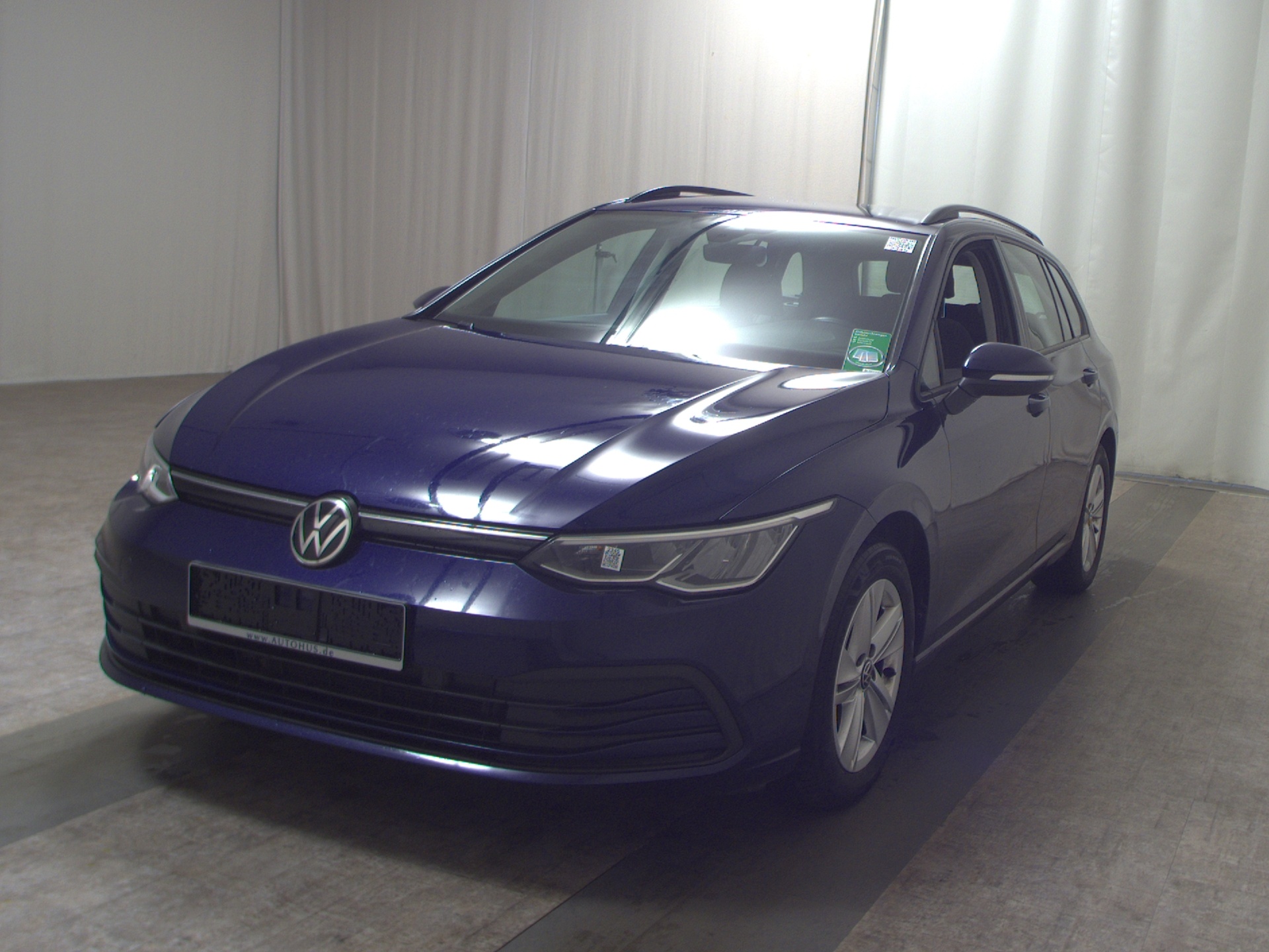 Volkswagen Golf-8 Var. 2.0 TDI Life Navi LED DC Shz 2