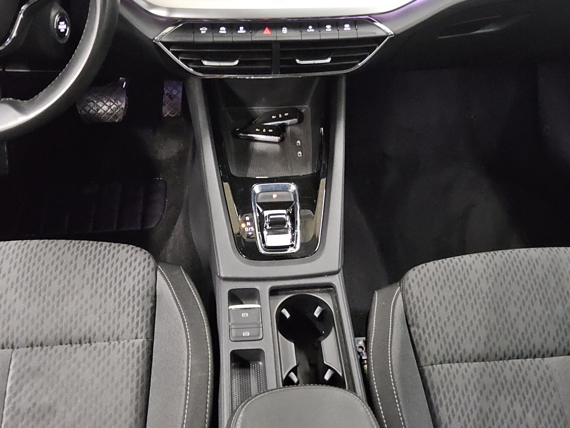 Skoda Octavia Kombi 2.0 TDI Style LED vc PDC Shz 6