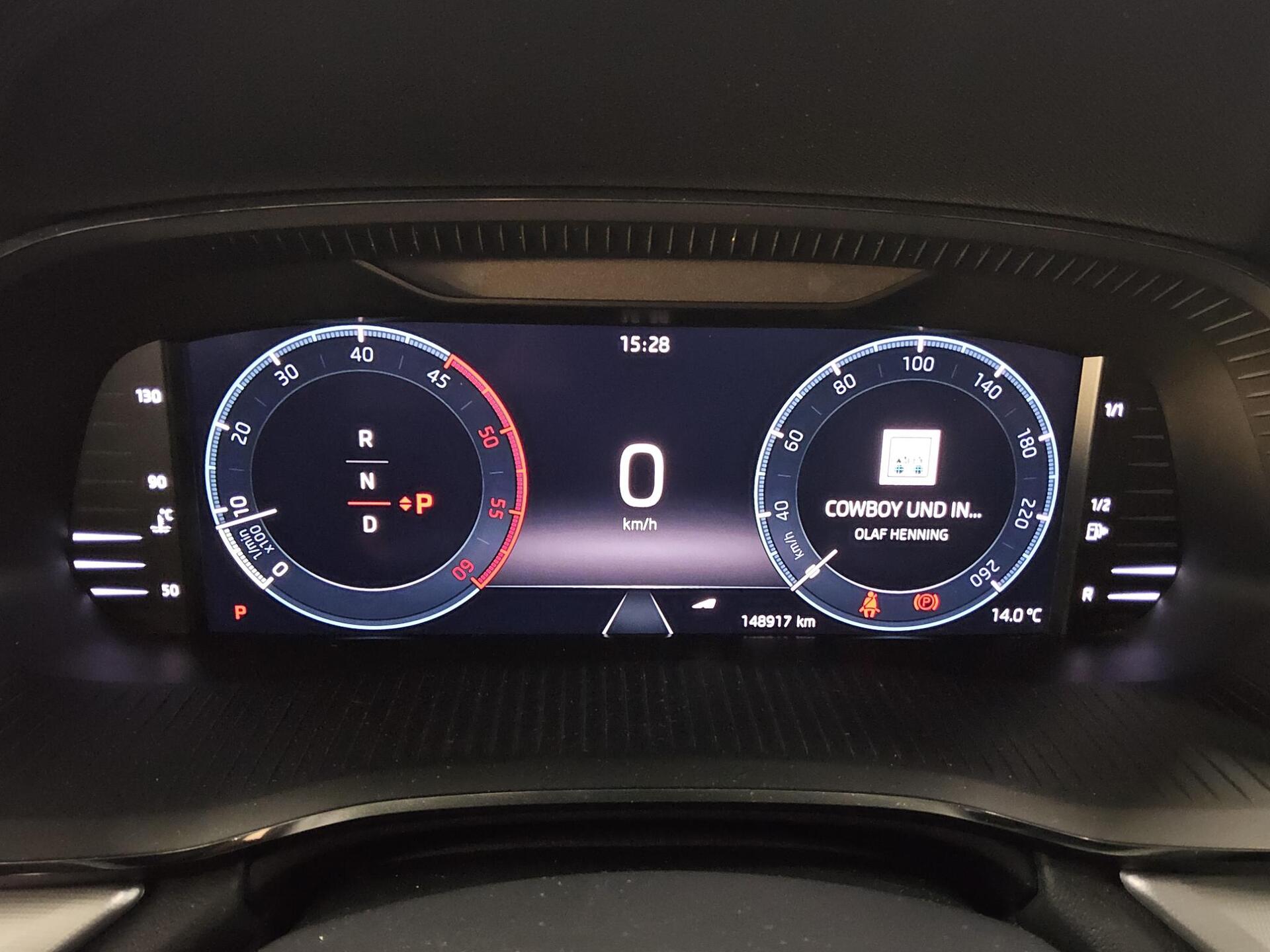 Skoda Octavia Kombi 2.0 TDI Style LED vc PDC Shz 8