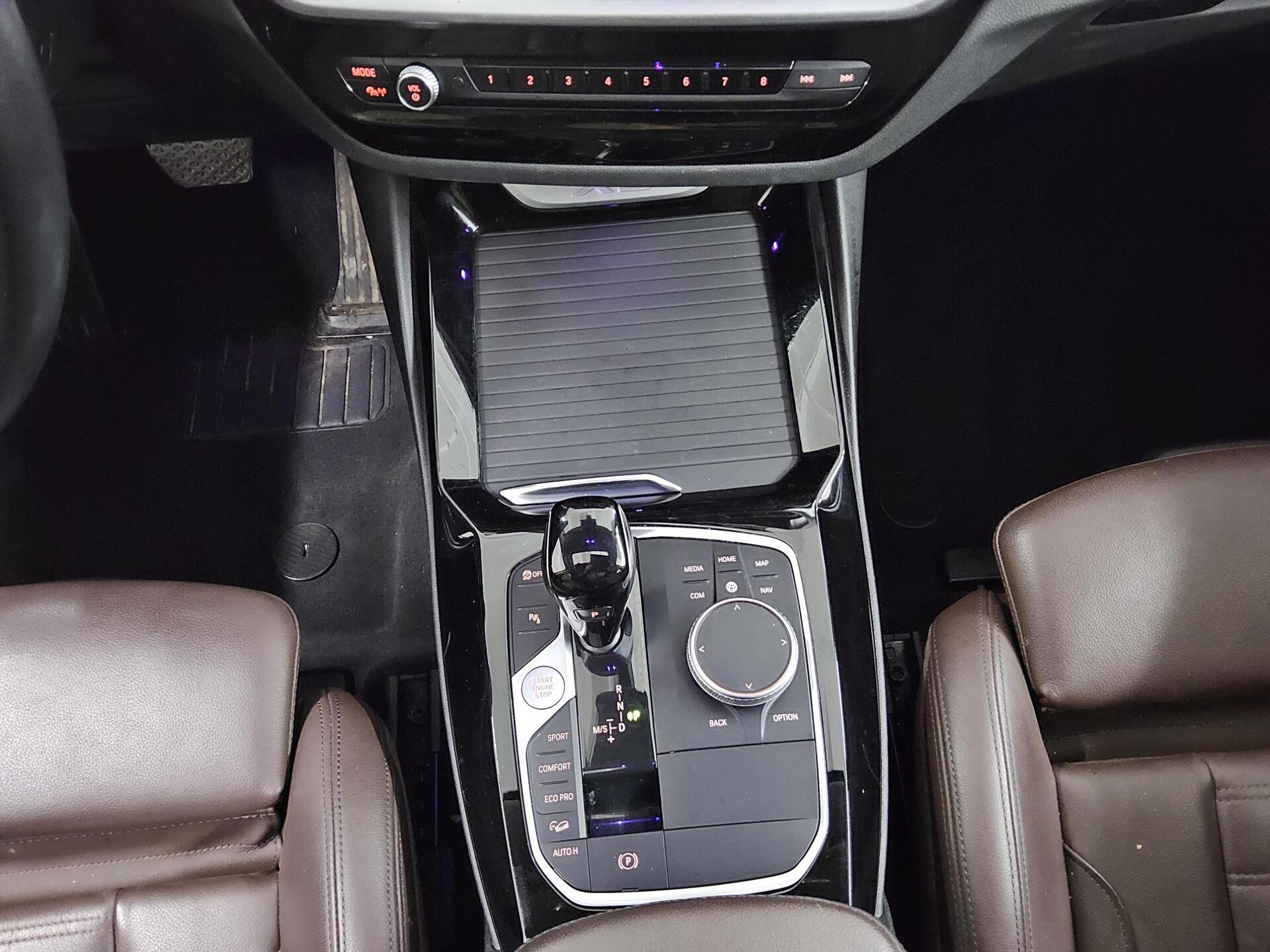 BMW X3 xDrive20d Navi LED+ Leder LC+ Pano RFK 6