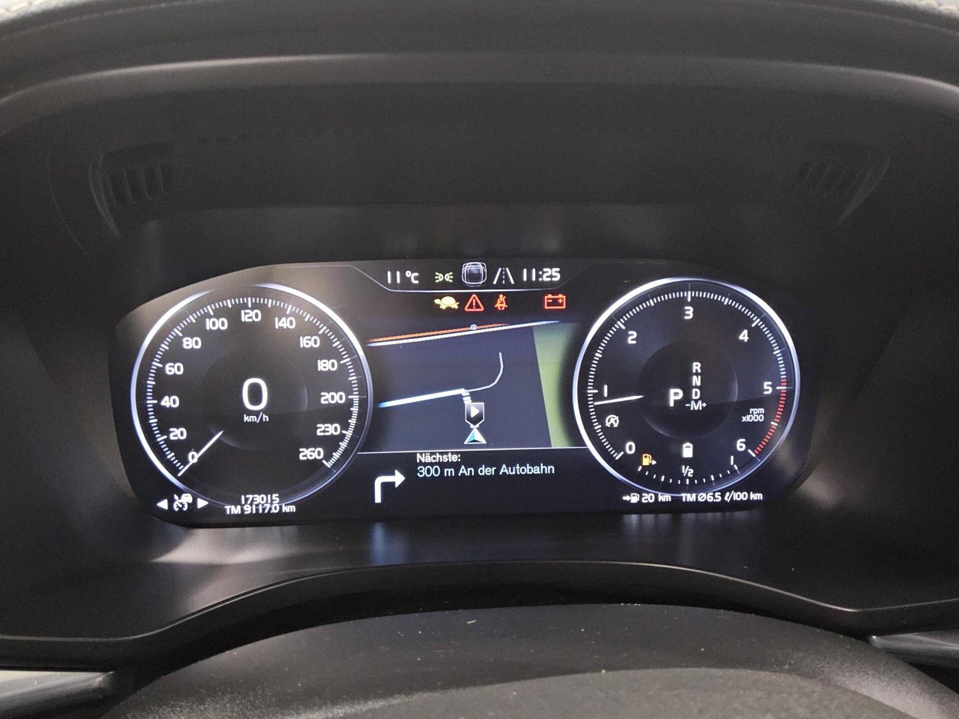 Volvo XC60 B4 D R-Design T-Leder Navi LED ACC AHK PDC 8