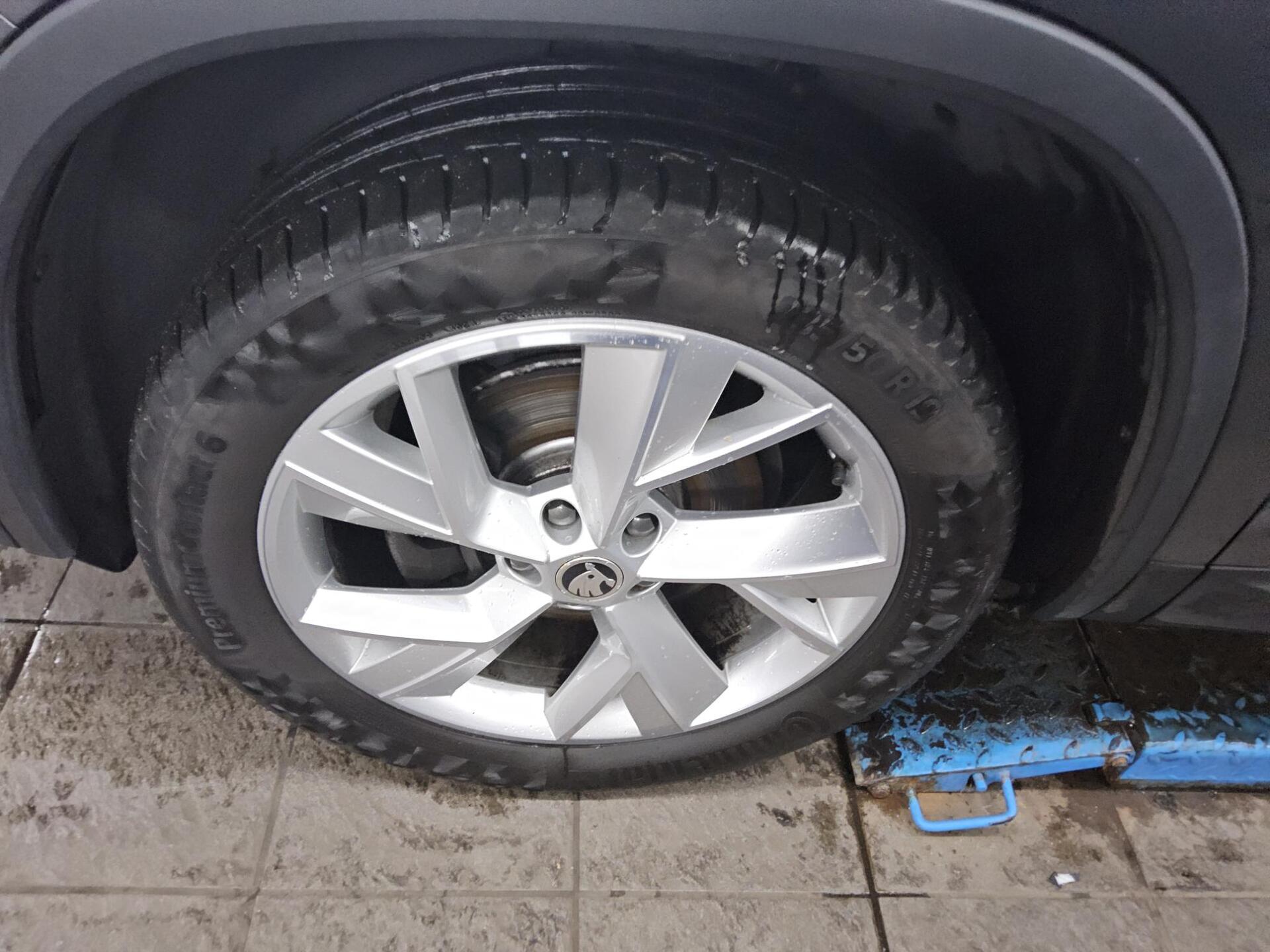 Skoda Kodiaq 2.0 TDI Style T-Leder Navi LED vc RFK AHK 11