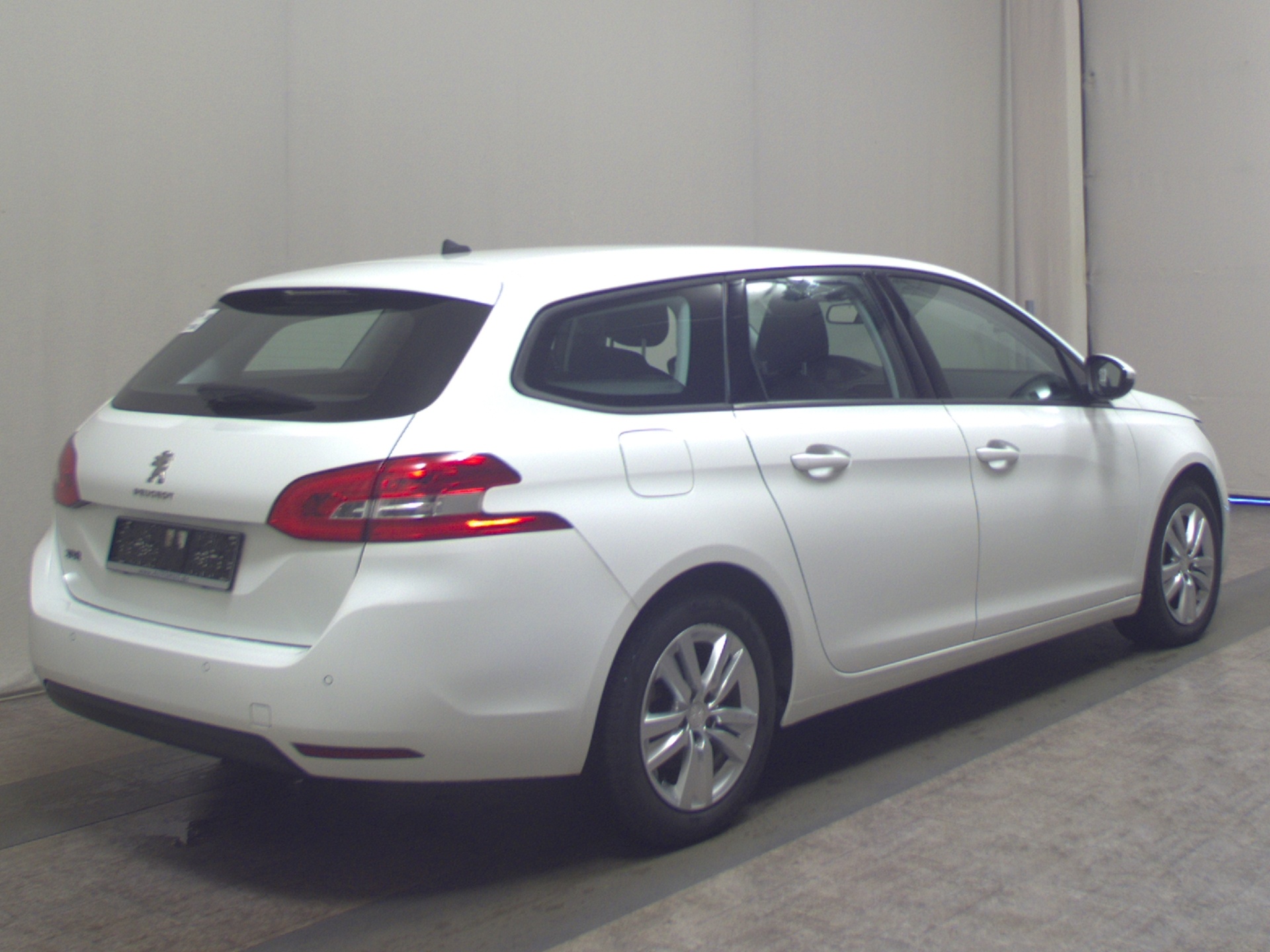 Peugeot 308 1.5 BlueHDI Active Navi Shz PDC Tempomat 4