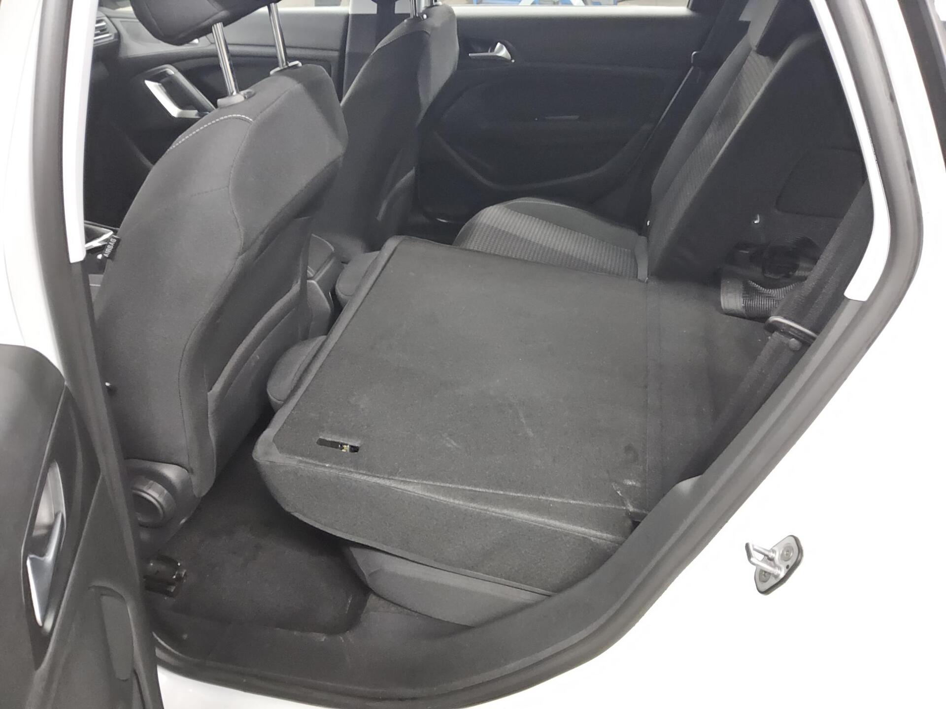 Peugeot 308 1.5 BlueHDI Active Navi Shz PDC Tempomat 13