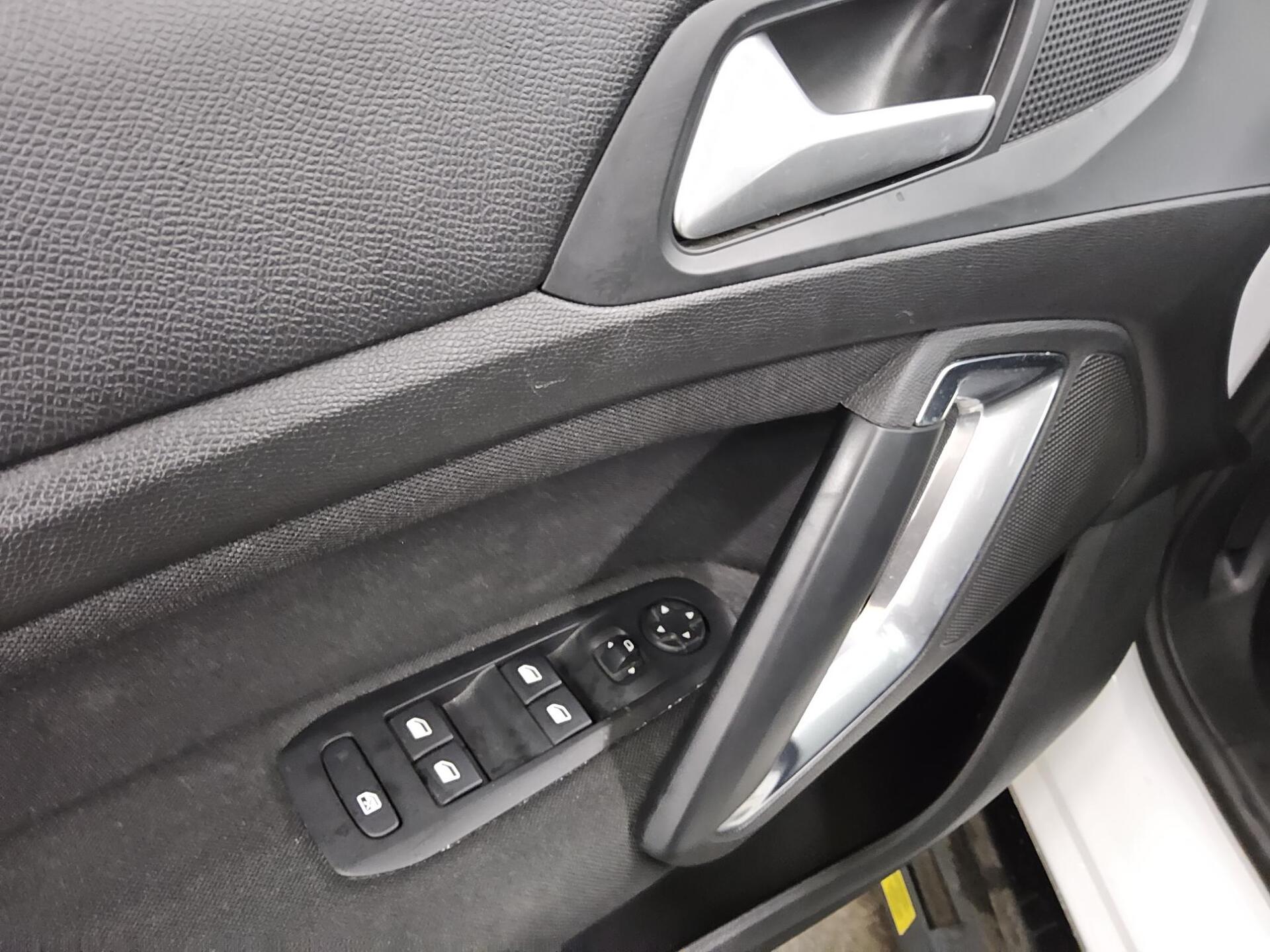 Peugeot 308 1.5 BlueHDI Active Navi Shz PDC Tempomat 9