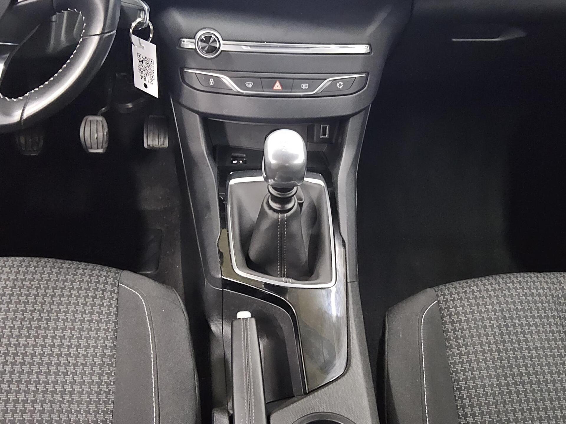 Peugeot 308 1.5 BlueHDI Active Navi Shz PDC Tempomat 6