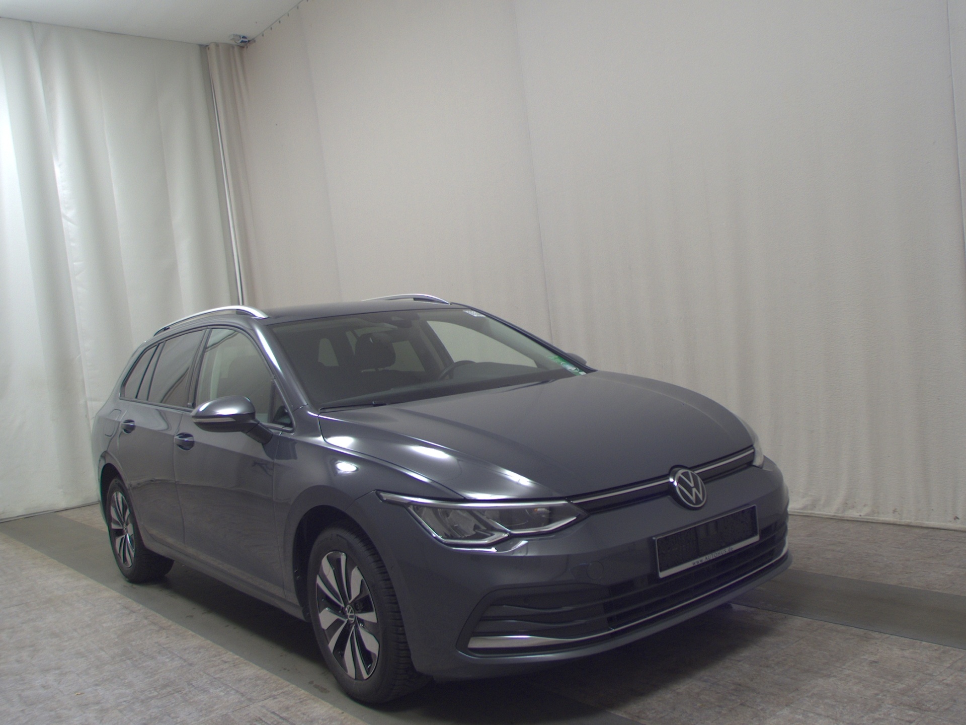 Volkswagen Golf-8 Var. 1.5 TSI Move Navi LED Shz DC PDC 3