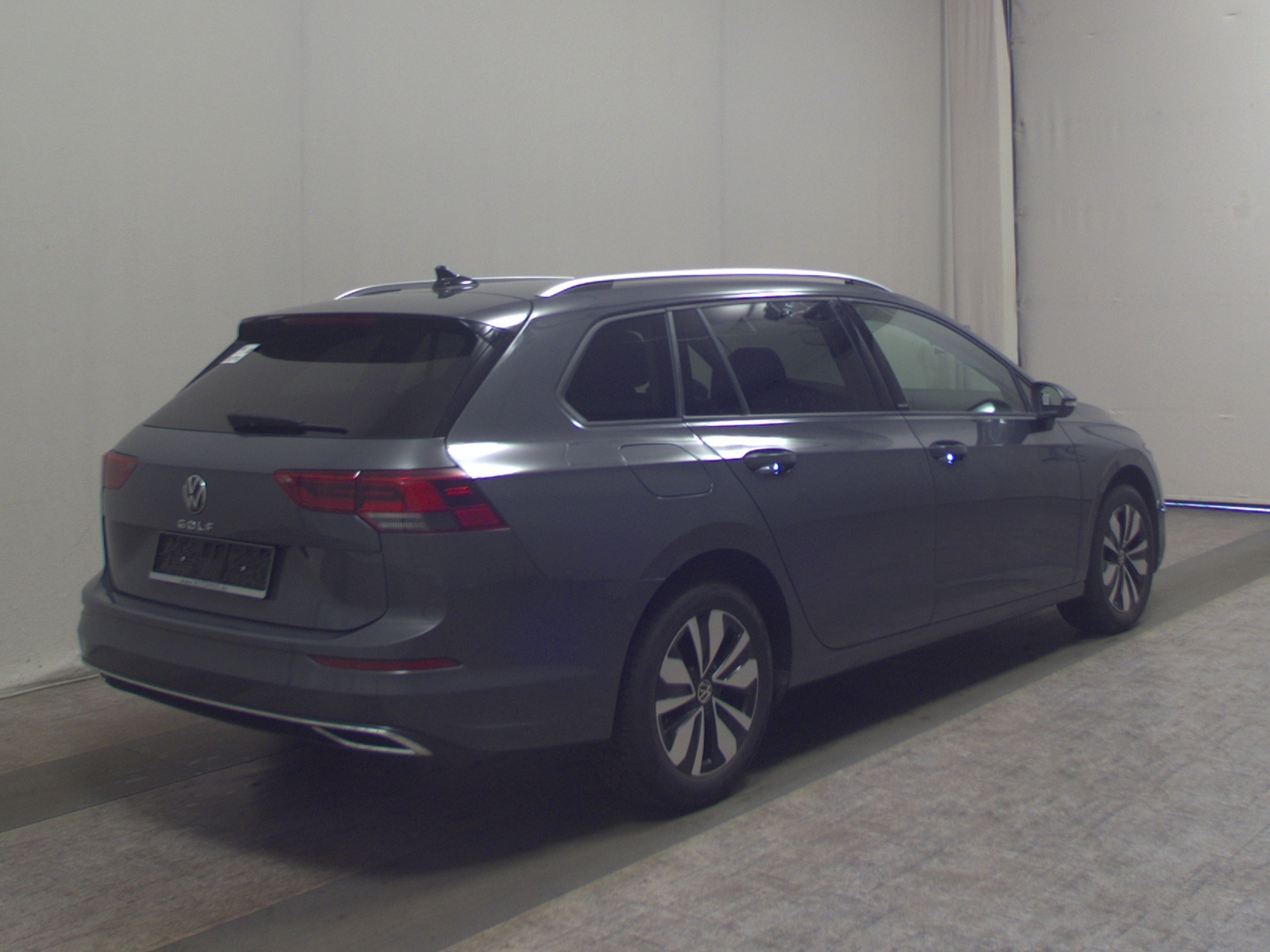 Volkswagen Golf-8 Var. 1.5 TSI Move Navi LED Shz DC PDC 4