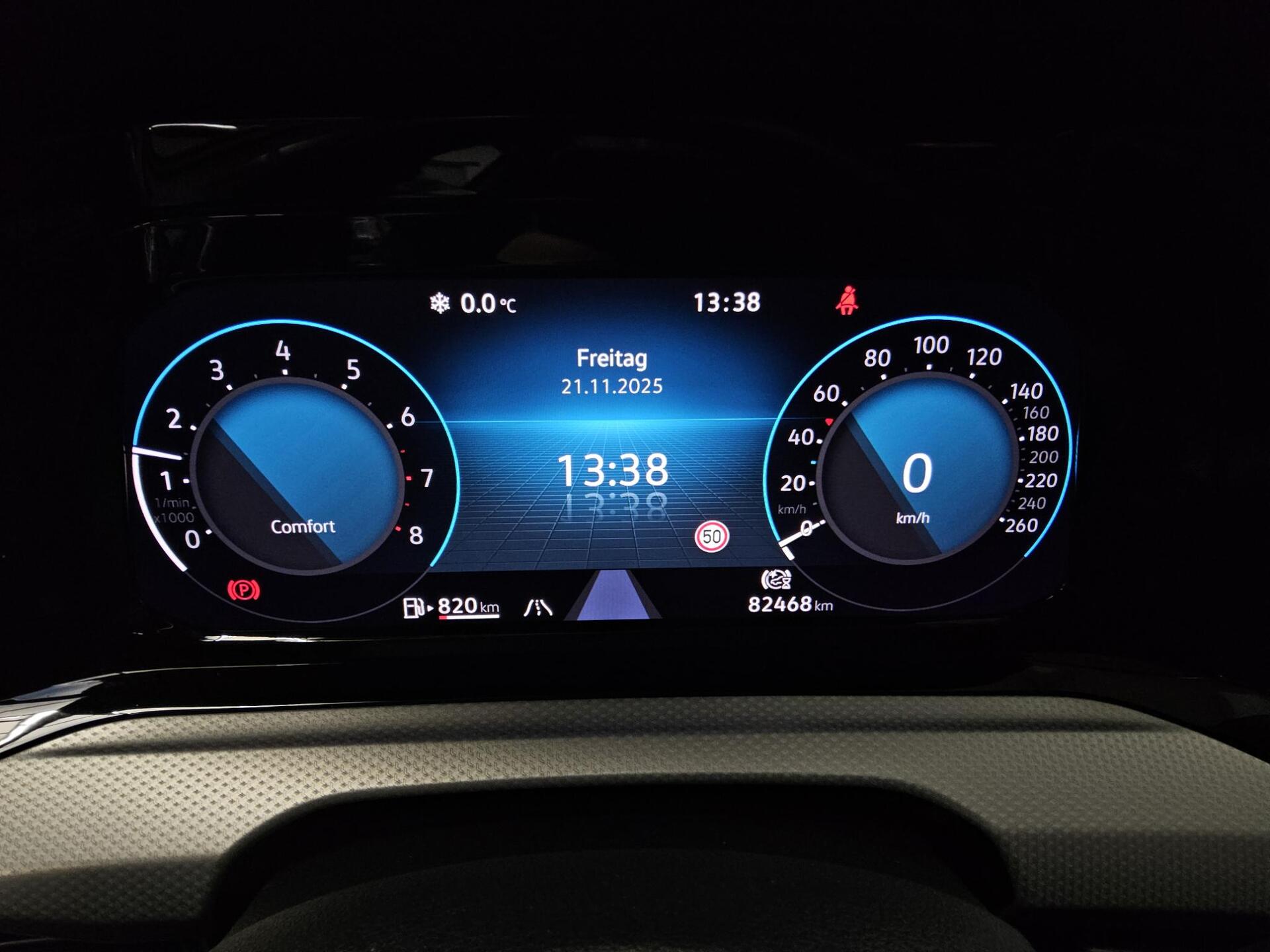 Volkswagen Golf-8 Var. 1.5 TSI Move Navi LED AID ACC PDC 8