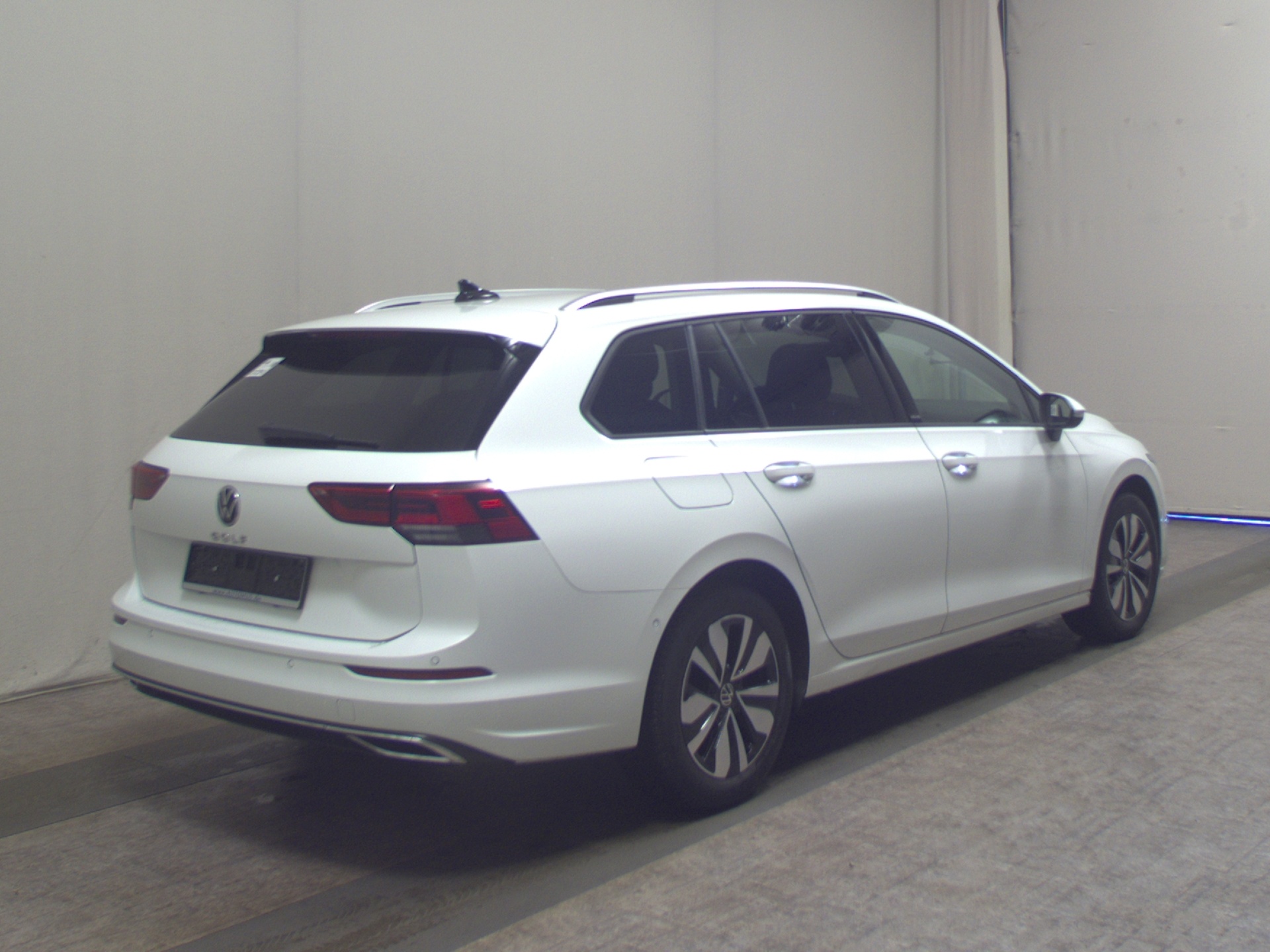 Volkswagen Golf-8 Var. 1.5 TSI Move Navi LED AID ACC PDC 4