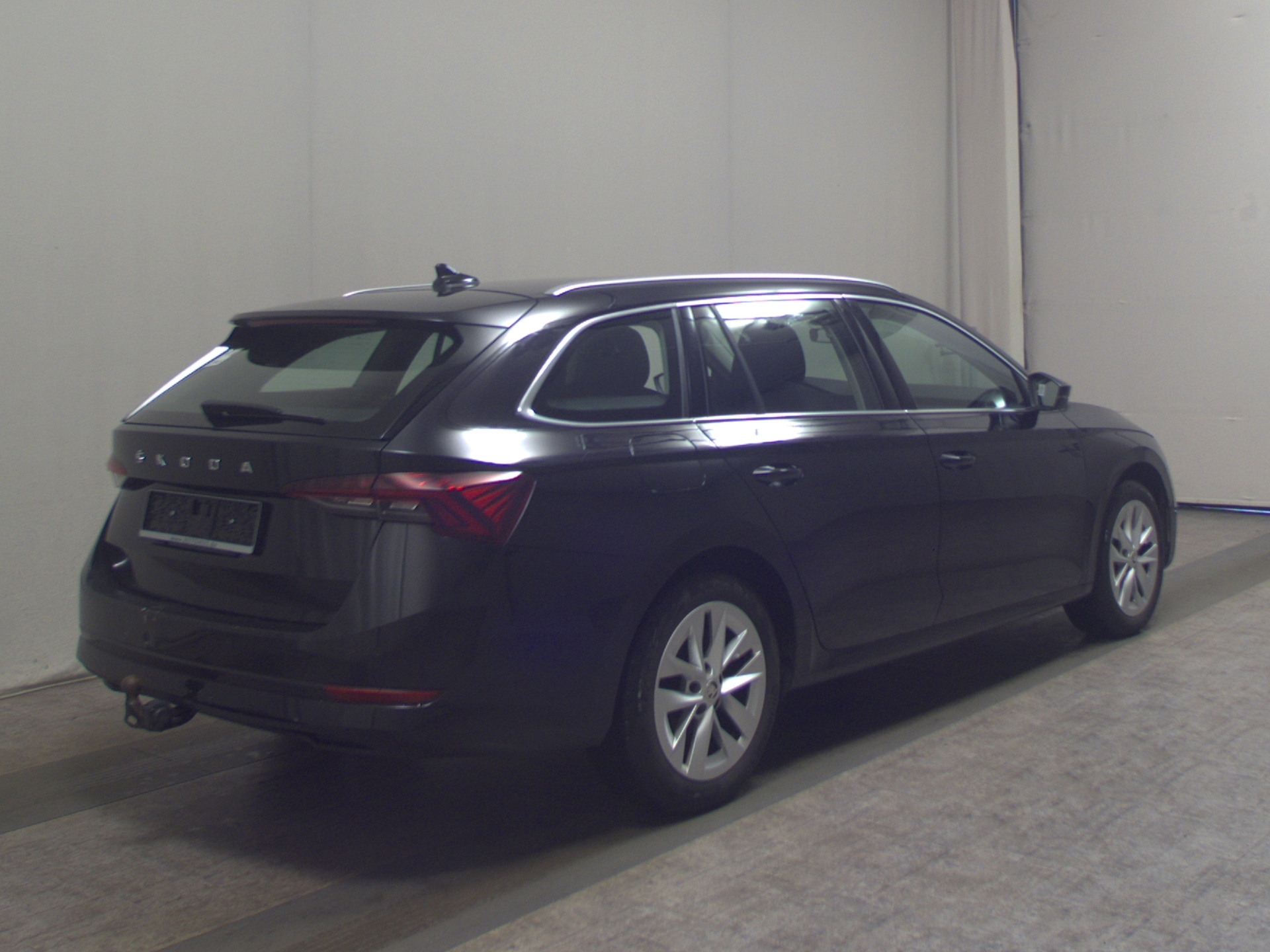 Skoda Octavia Kombi 2.0 TDI Style Navi LED vc AHK ACC 4