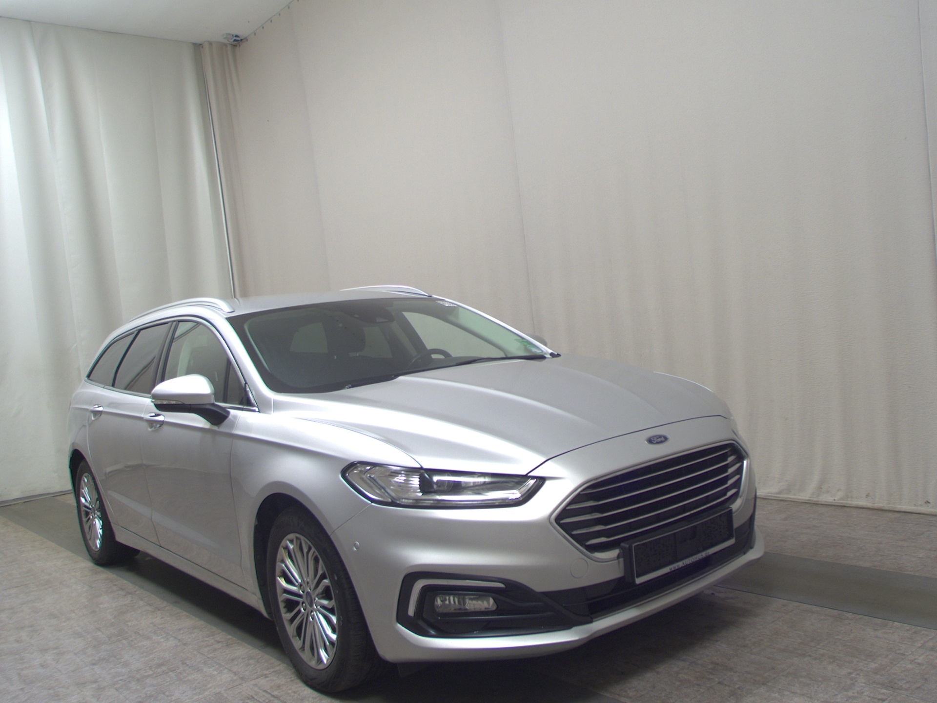 Ford Mondeo Turnier 2.0 EB Titanium Navi LED PDC Shz 3