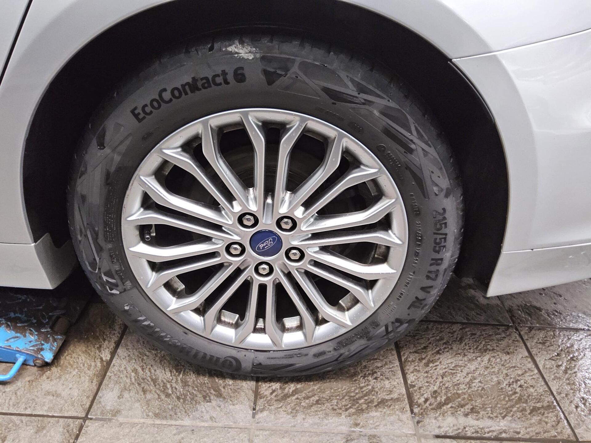 Ford Mondeo Turnier 2.0 EB Titanium Navi LED PDC Shz 10