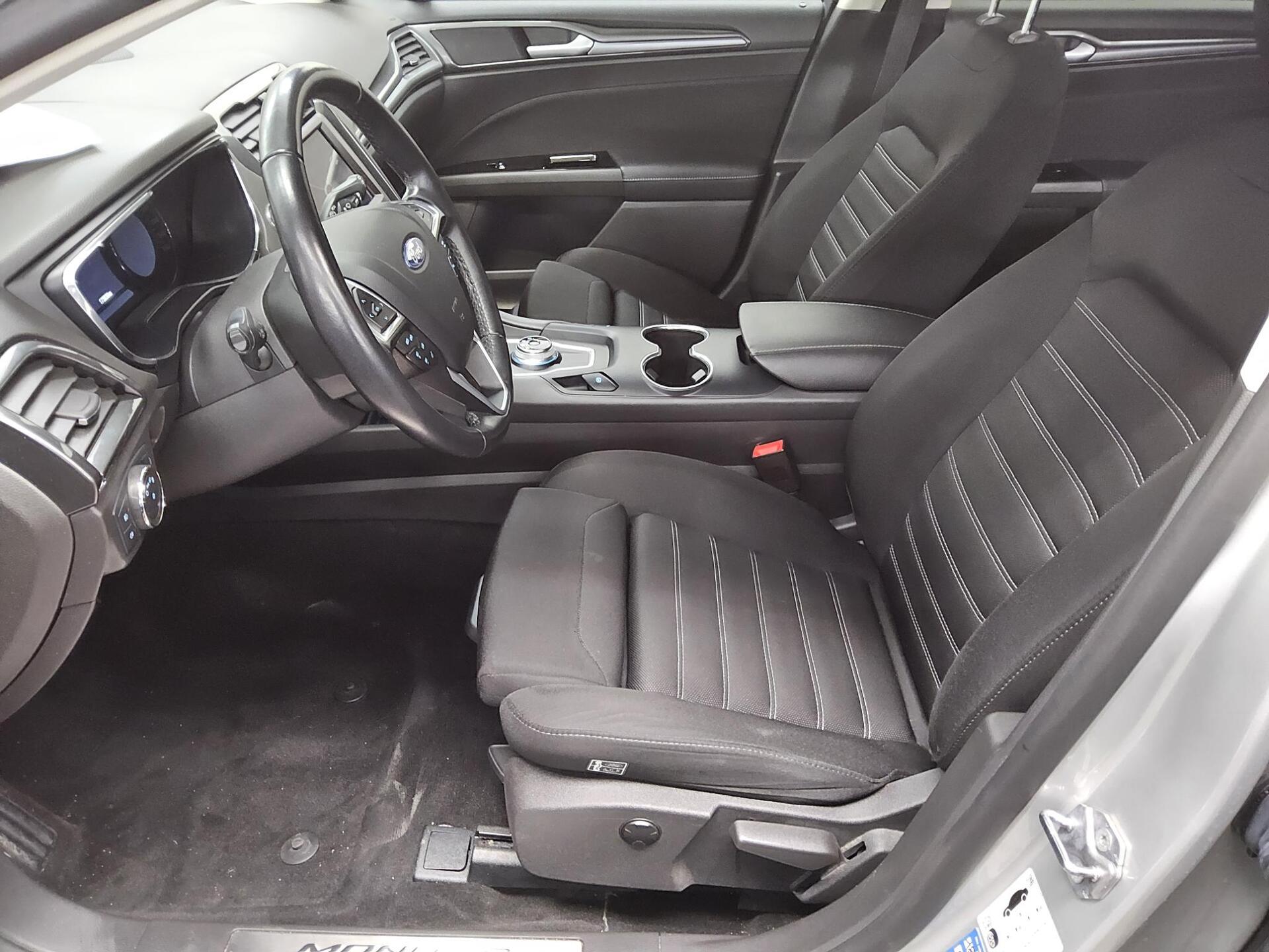 Ford Mondeo Turnier 2.0 EB Titanium Navi LED PDC Shz 8