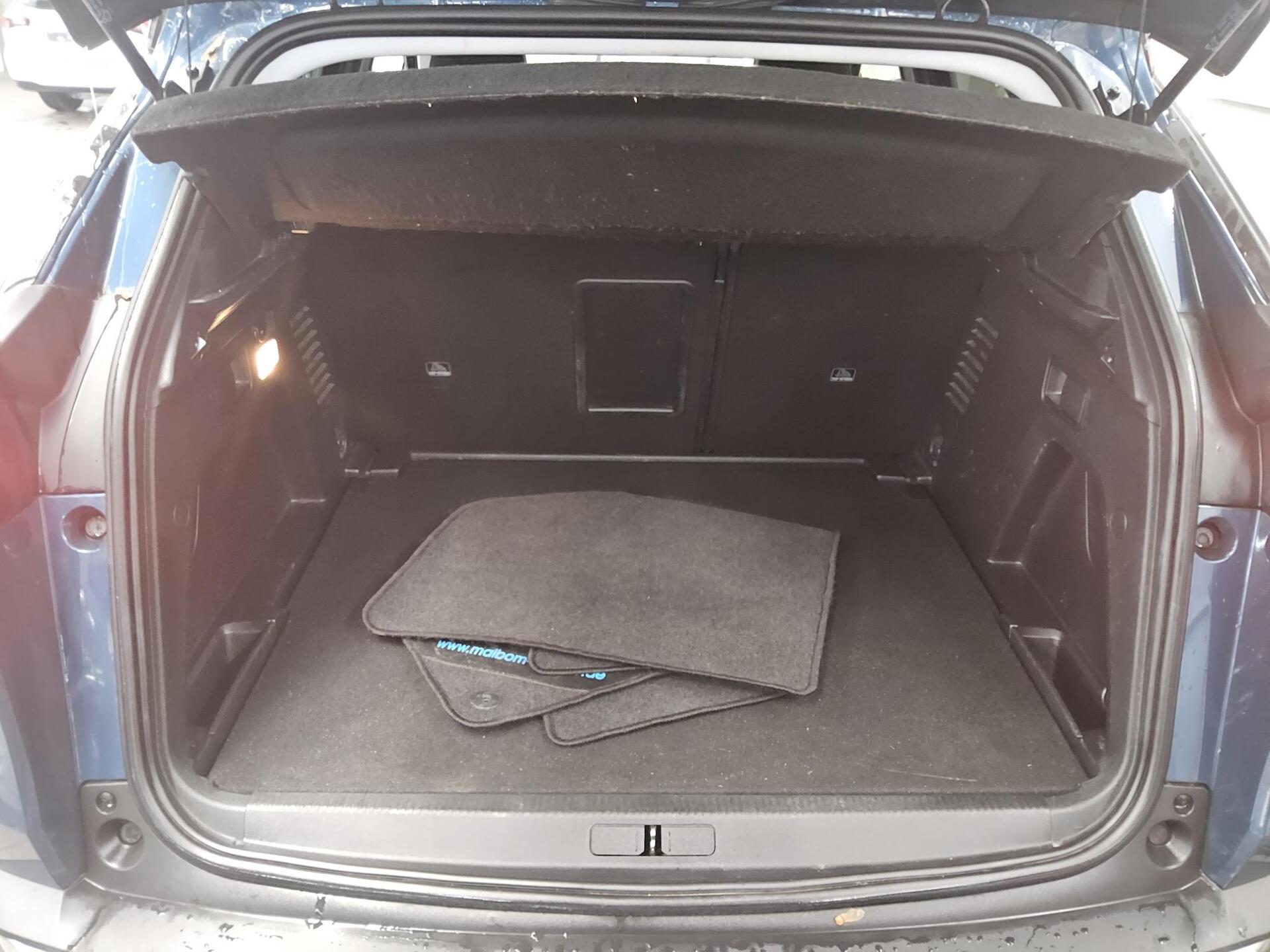 Peugeot 3008 1.5 BlueHDI Allure T-Leder Navi LED RFK Shz 12