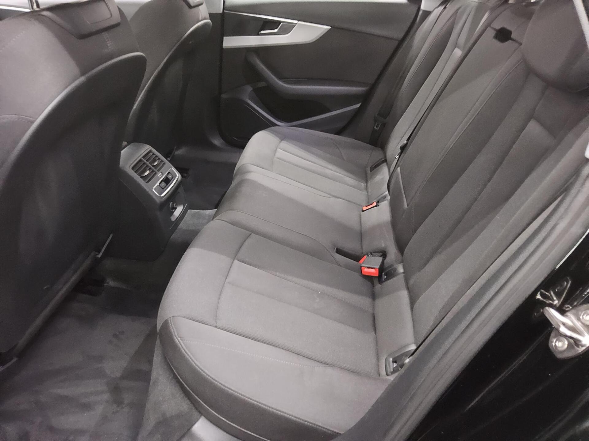 Audi A4 Avant 40 TDI advanced Navi+ LED vc AHK ACC 11