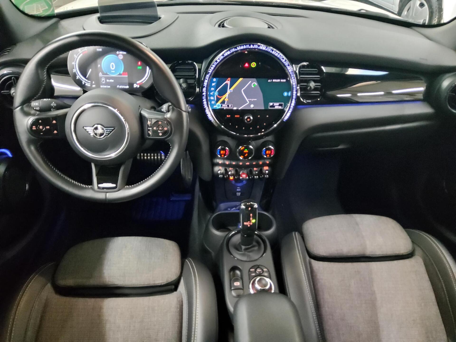 MINI Cooper JCW Trim Navi LED HuD RFK T-Leder 5