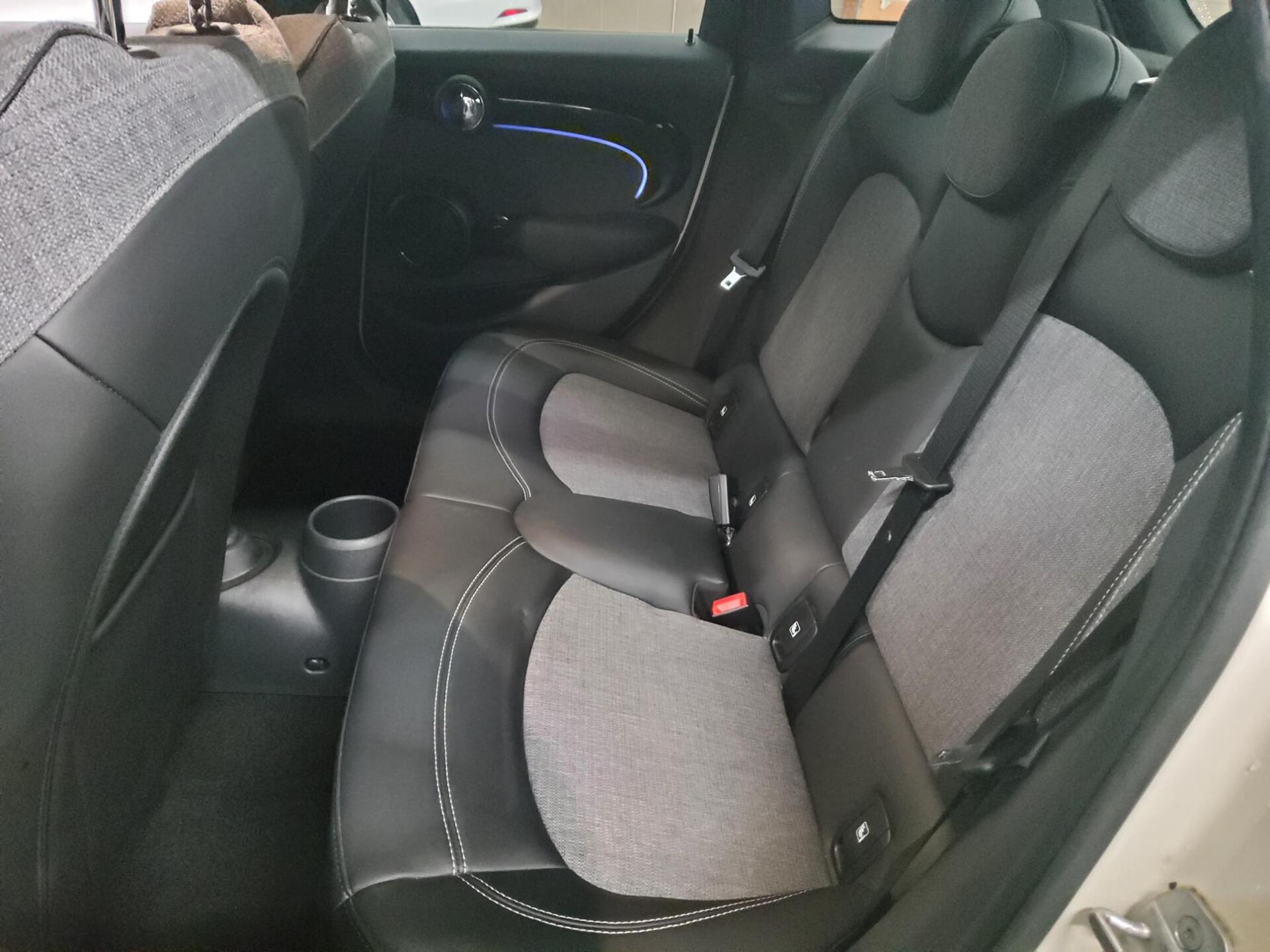 MINI Cooper JCW Trim Navi LED HuD RFK T-Leder 13