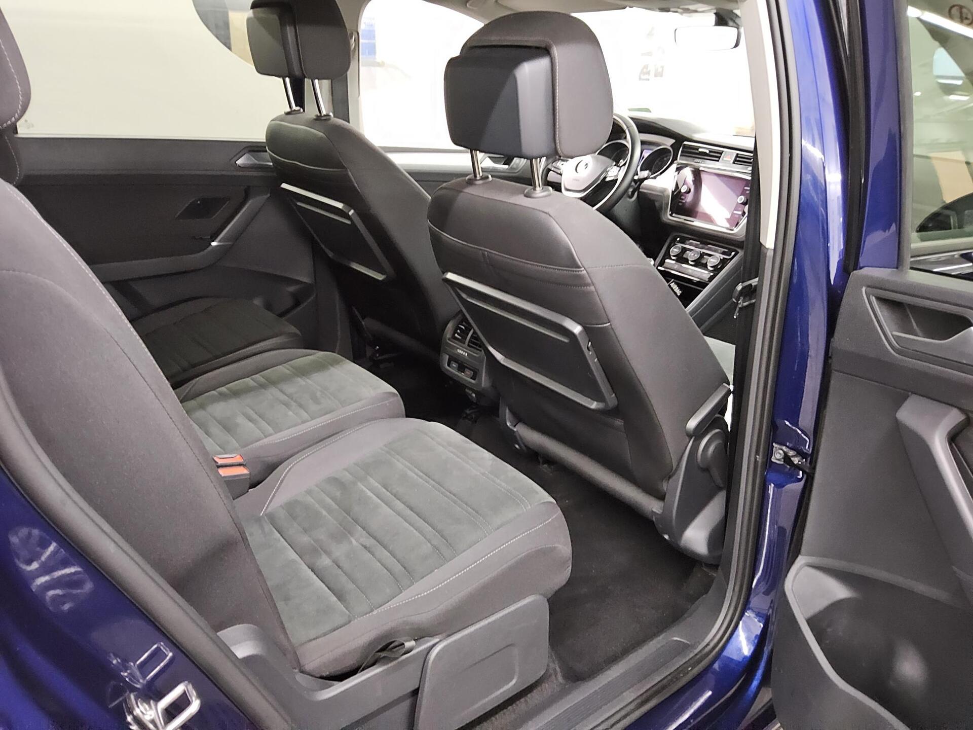 Volkswagen Touran 2.0 TDI Comf. Navi RFK ACC Keyless Shz 13