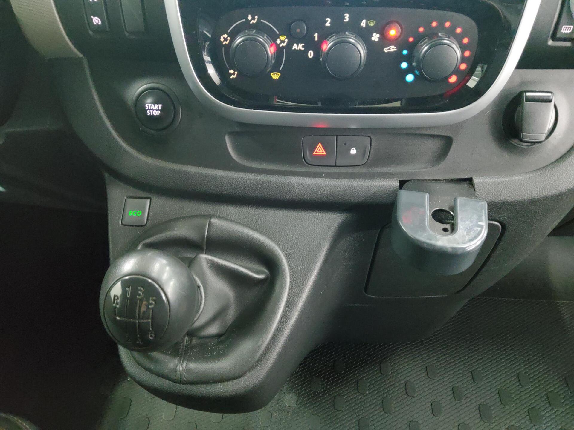 Renault Trafic L2H1 1.6 dCi Regalsystem Navi StHzg PDC 6