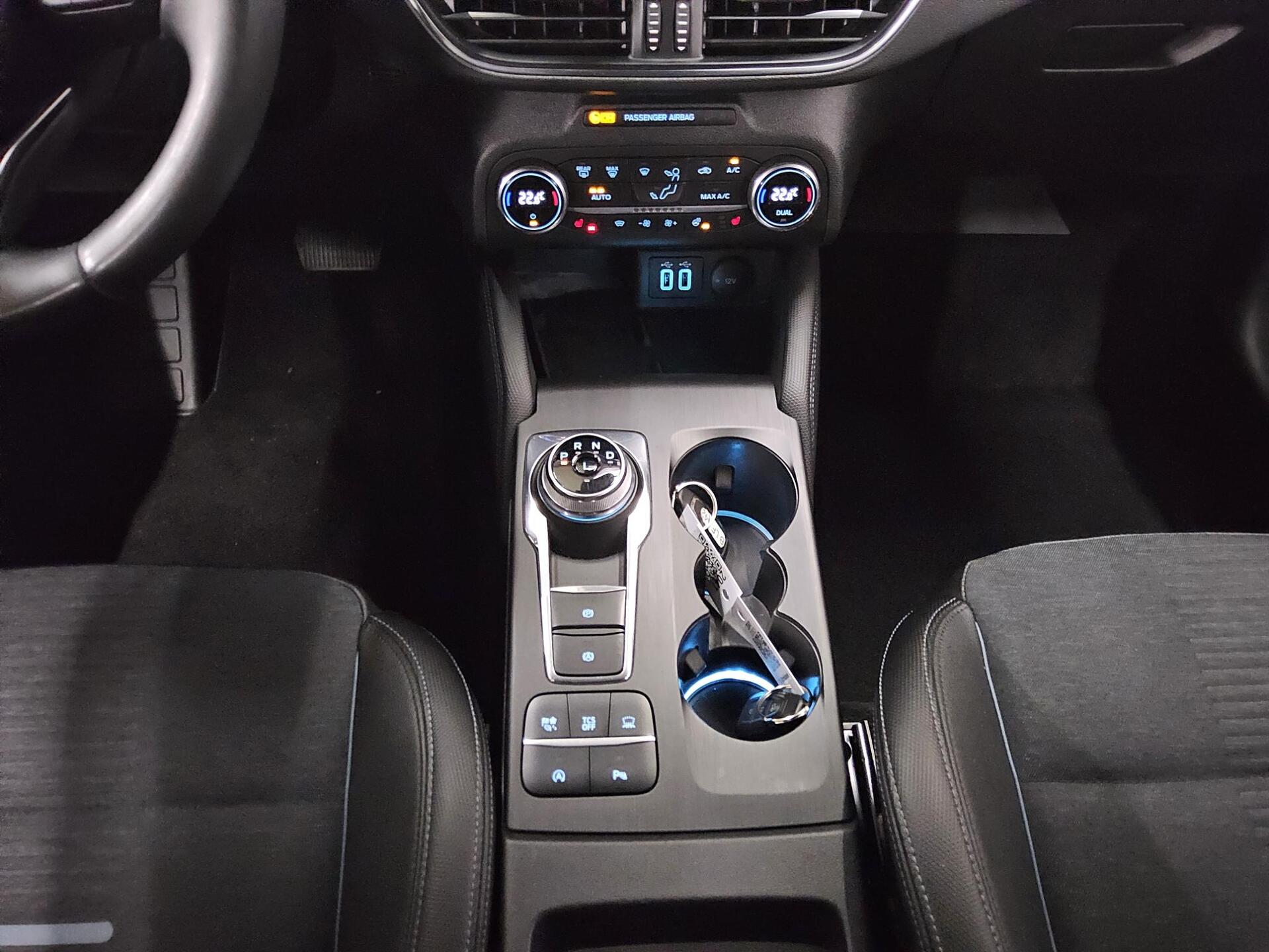 Ford Focus Turnier 1.5 EB Active Navi LED Shz RfK 6
