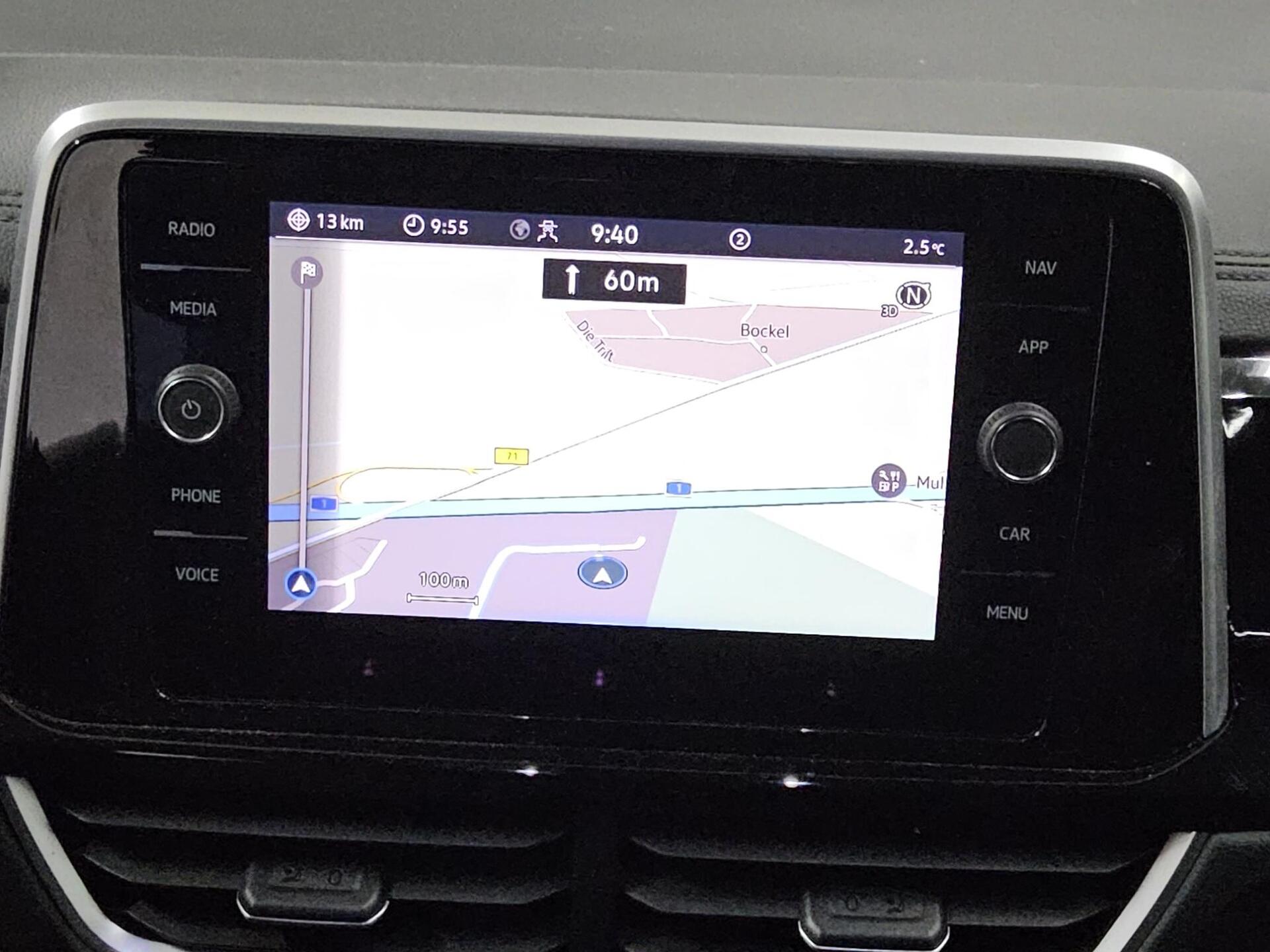 Volkswagen T-Roc 1.0 TSI R-Line Navi DC LED+ Kamera Shz 7