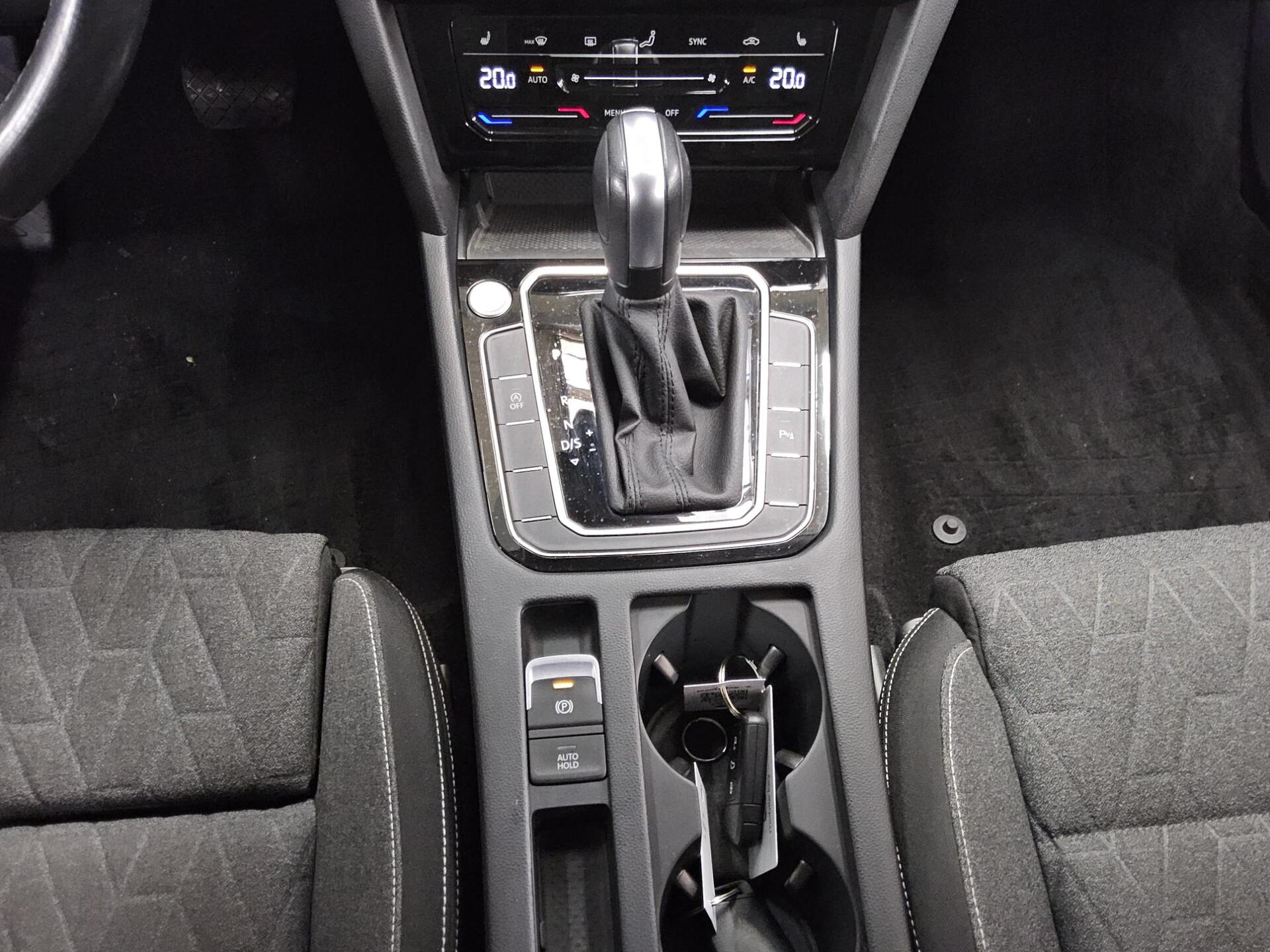 Volkswagen Passat Var. 2.0 TDI Business Navi LED AID RFK 6