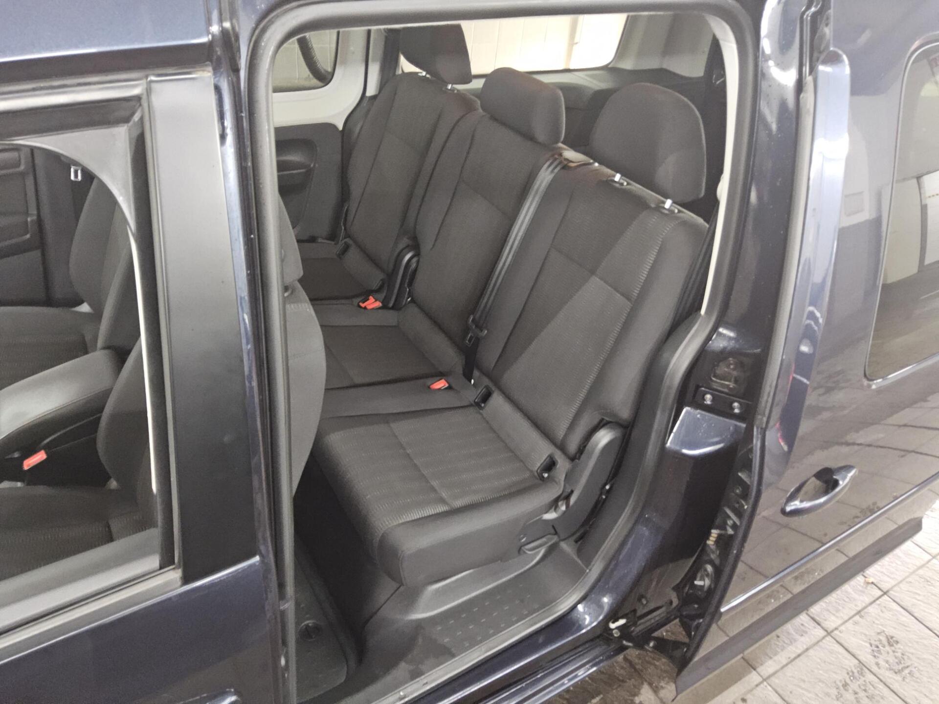 Volkswagen Caddy Maxi 2.0 TDI Comf. 5-Sitze Navi Shz ACC 12