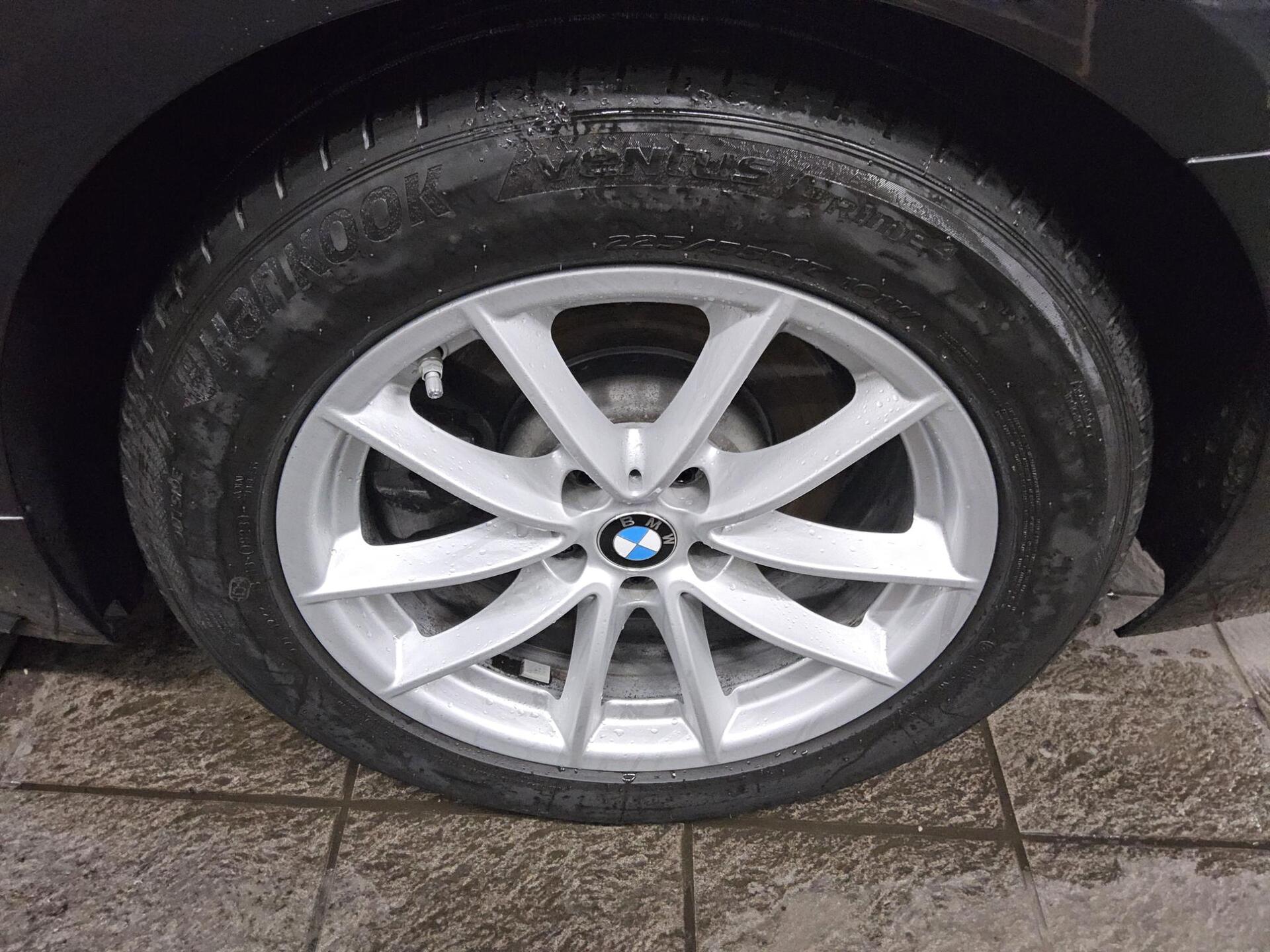 BMW 520dA Touring Navi LED PDC Shz 10