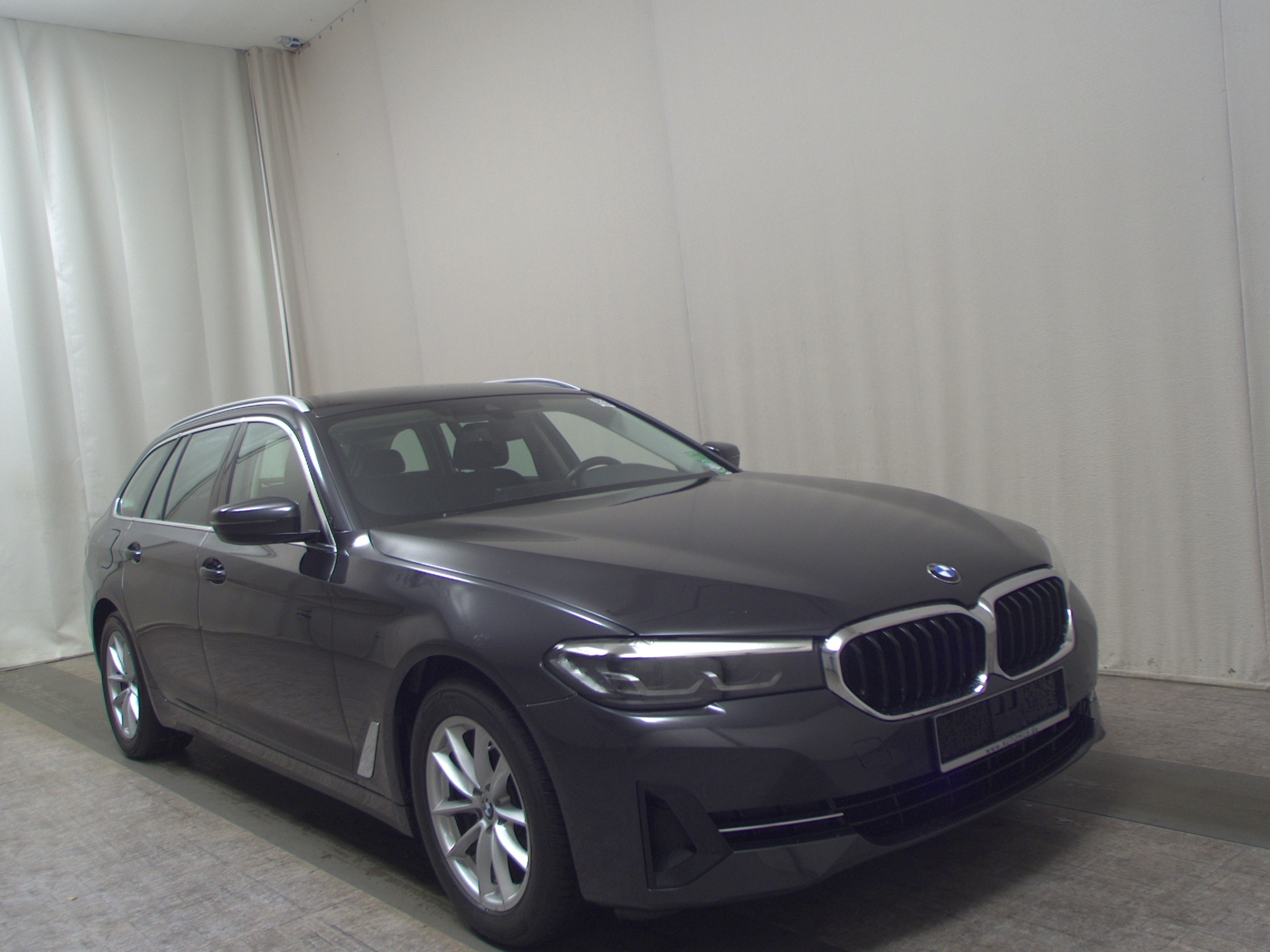 BMW 520dA Touring Navi LED PDC Shz 3