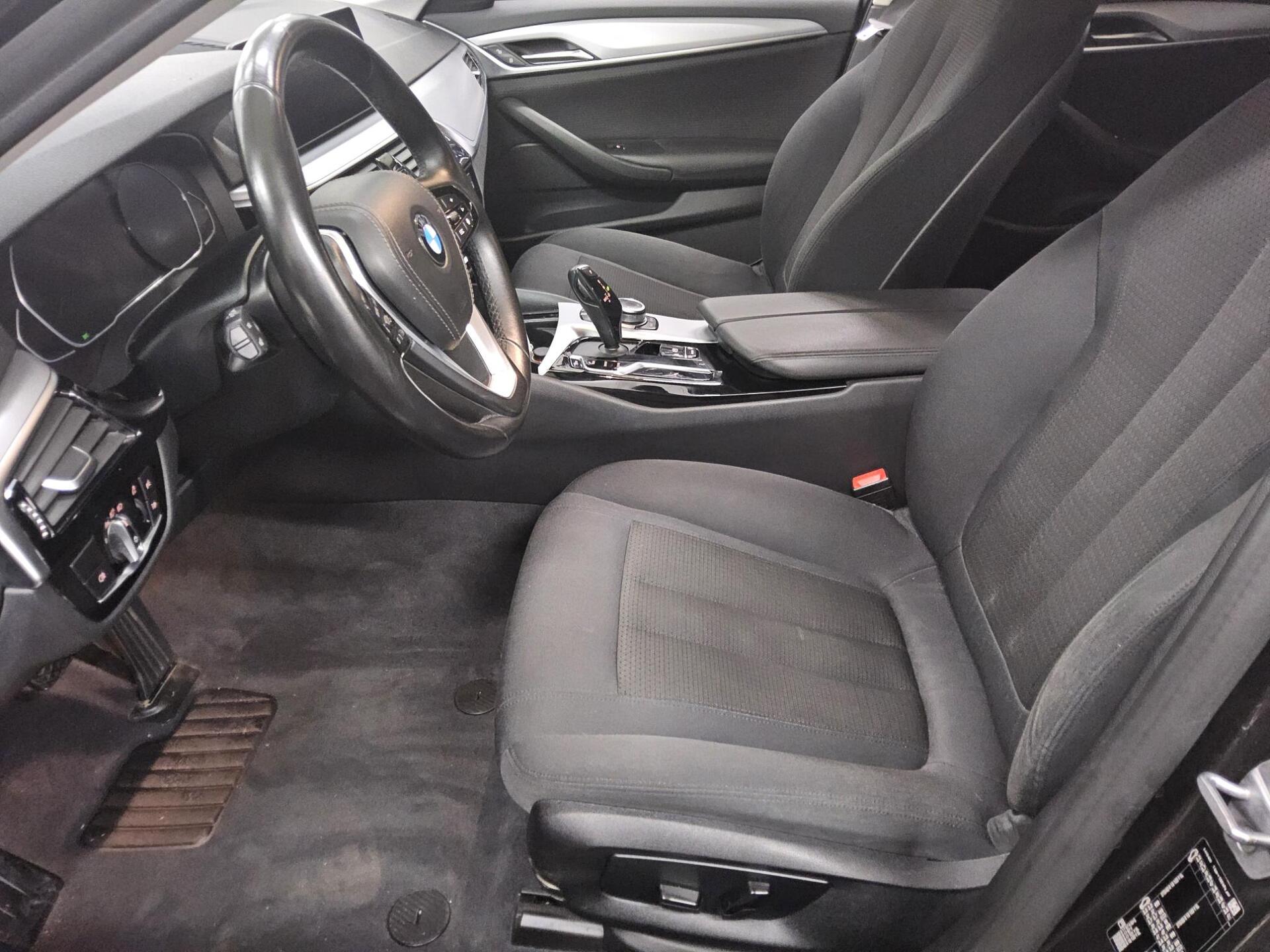 BMW 520dA Touring Navi LED PDC Shz 8