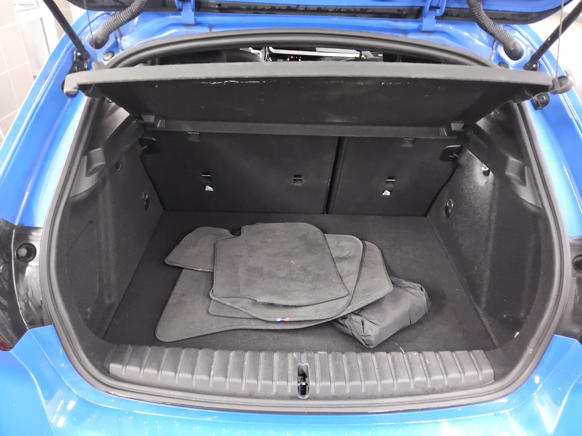 BMW 118dA M-Sport Leder Navi LED LC Prof. Shz PDC 13